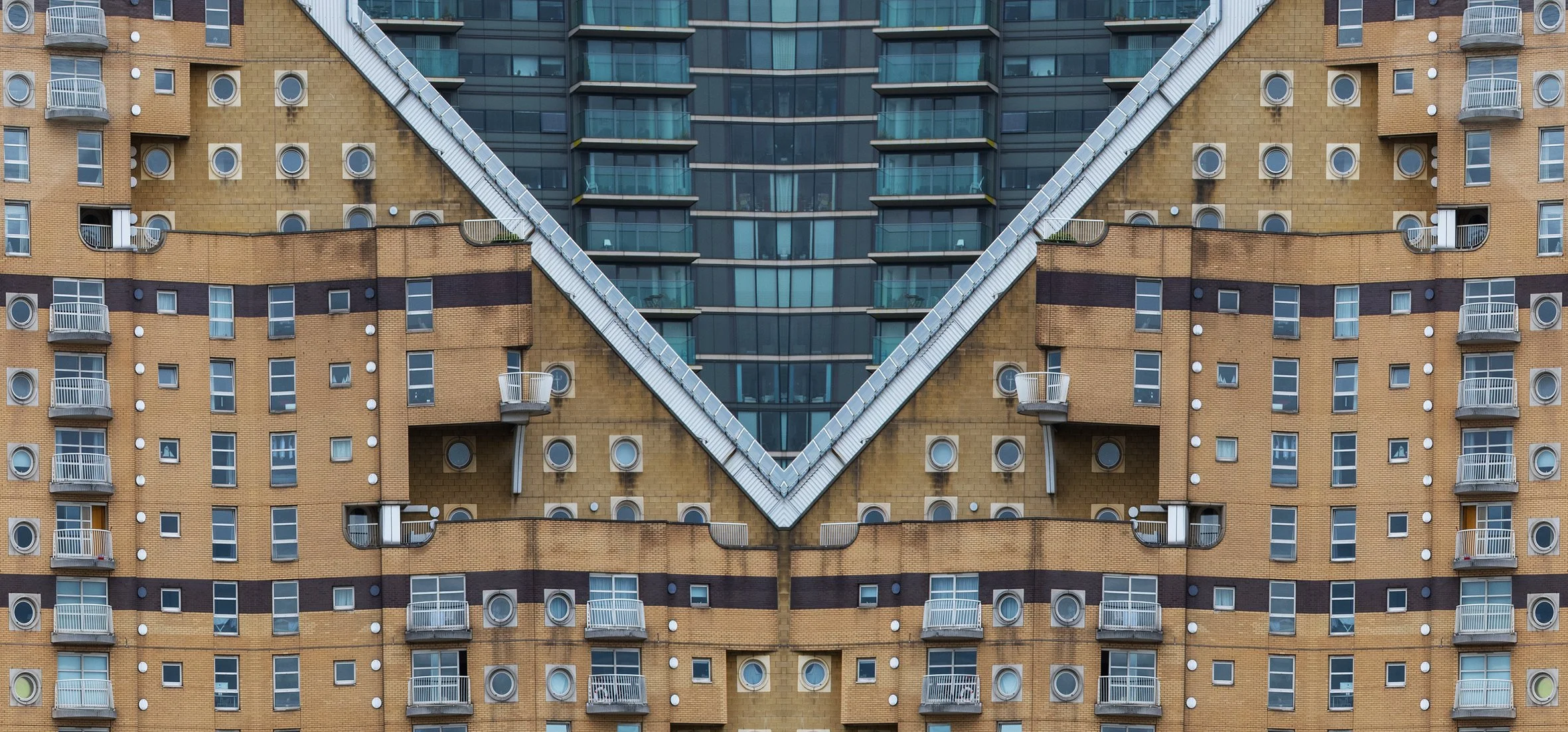 4719flatscitybytheriverpan30v2MW.jpg