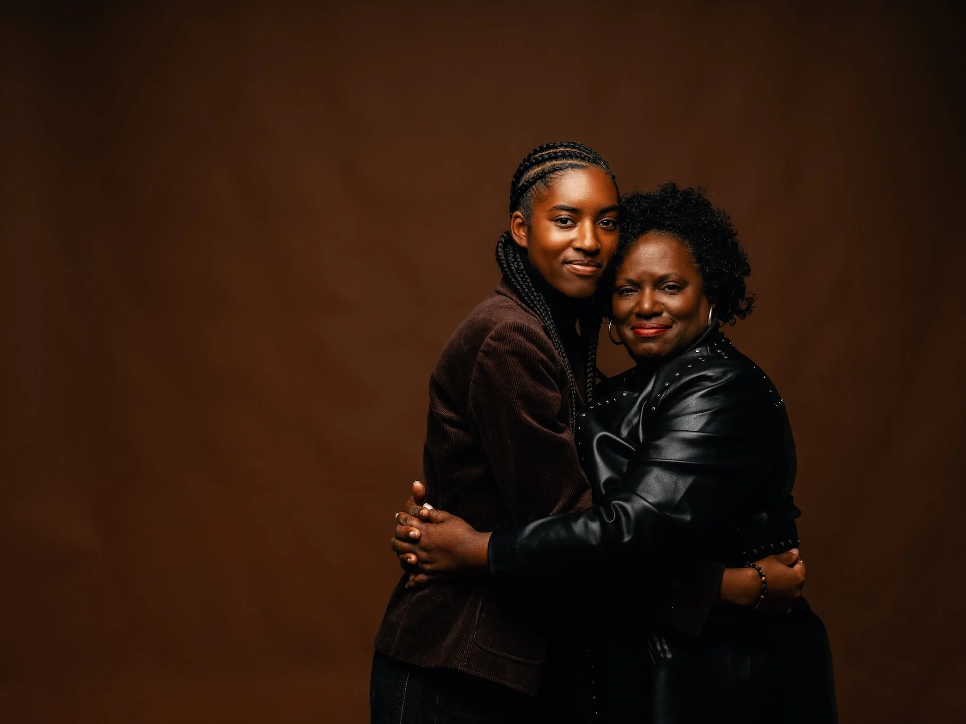 Mother_Daughter_Portrait_Timefrozen.jpg