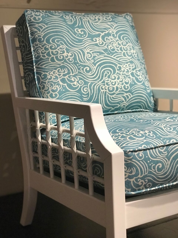 jennifer-lynn-interiors-dutchess-county-12401-design-home-trends-spring-printed-blue-chair