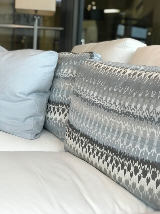 jennifer-lynn-interiors-dutchess-county-12401-design-home-trends-spring-pillow-pattern