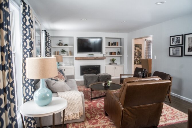 jennifer-lynn-kingstown-interior-design-12401-soft-red-cream-rug-elegant-open concept family room