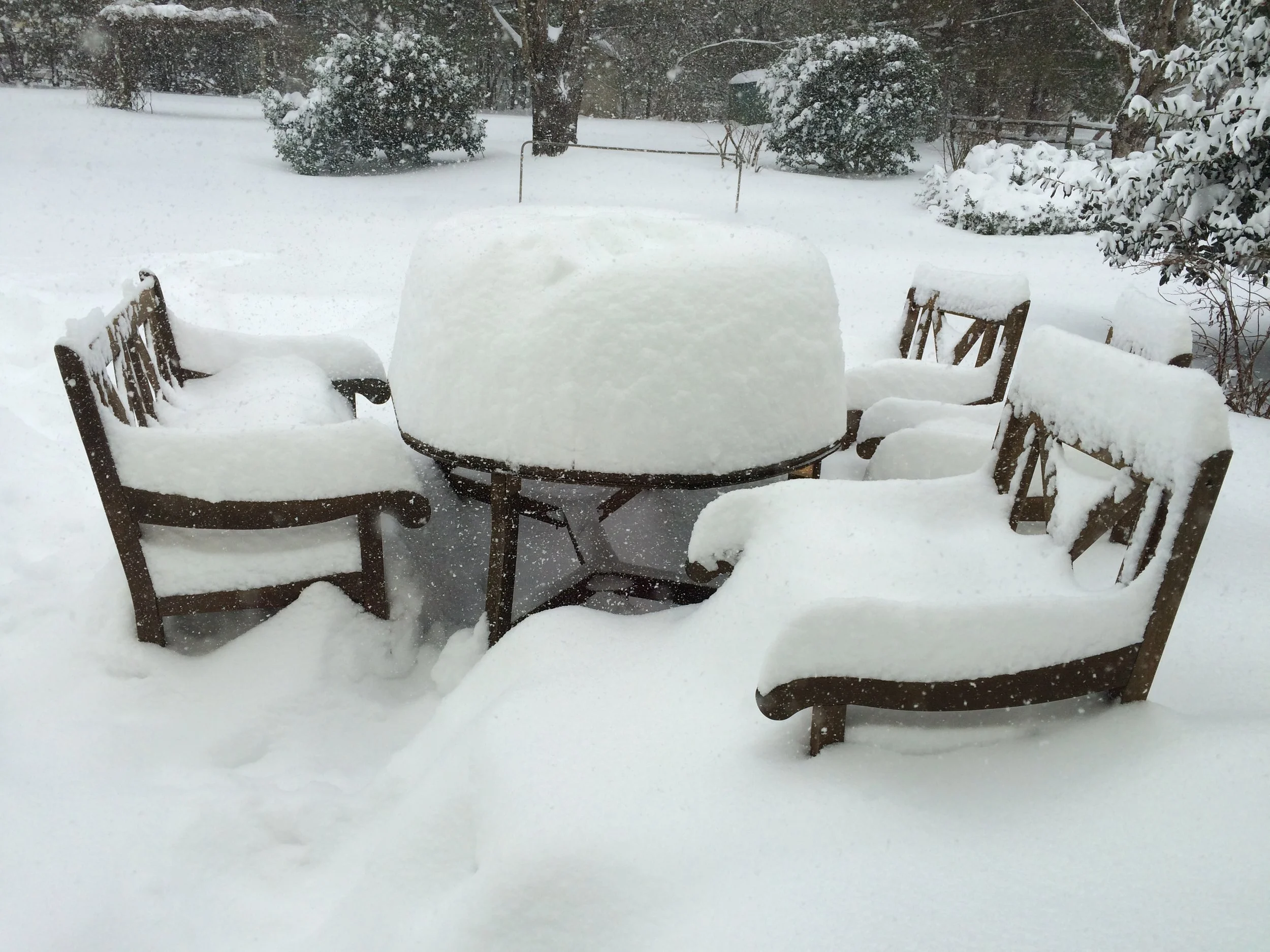 Snowflakes and ripples