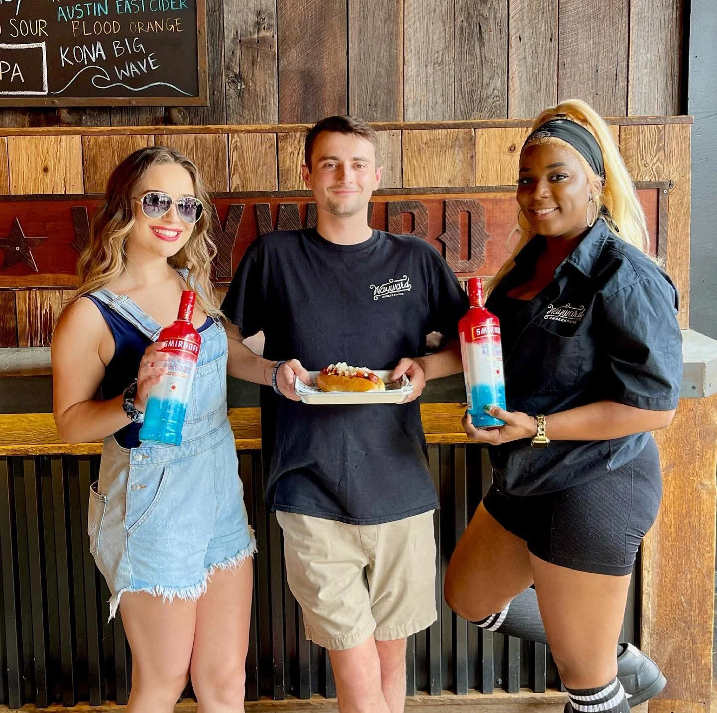 &ldquo;You look like the Fourth of July&hellip;Makes me want a hot dog REAL bad.&rdquo;
🎇
COME AND GET YOUR FOURTH OF JULY CRAVIN&rsquo;S WITH OUR LOADED DOGGS AND @smirnoff RWB BOMBS!
🎇
Happy Fourth, fam!

&bull;
&bull;
&bull;

#baltimorebuzz #myb