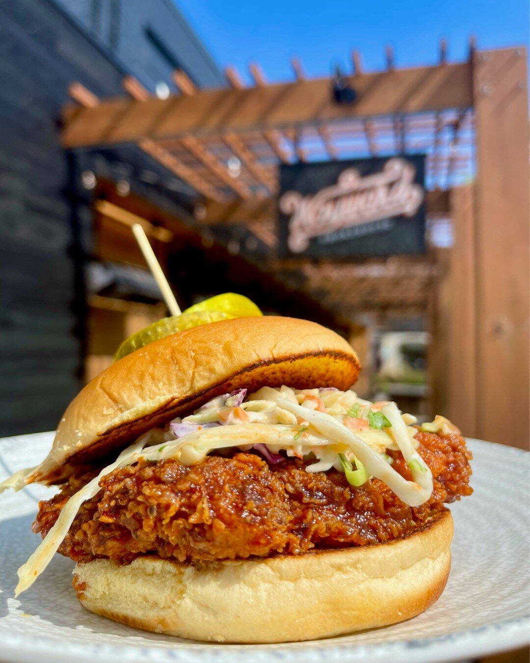 Happy Fri-YAY, my friends!
🎉
And you know what that means!? NEW FEATURE FRIDAY!
🎉
Korean Fried Chicken Sandwich
👉🏽 Fried Chicken Thigh
👉🏽 Korean BBQ
👉🏽 Asian Slaw
👉🏽 Potato Roll
🎉
This is available AFTER 4️⃣pm so make sure to get yourself 