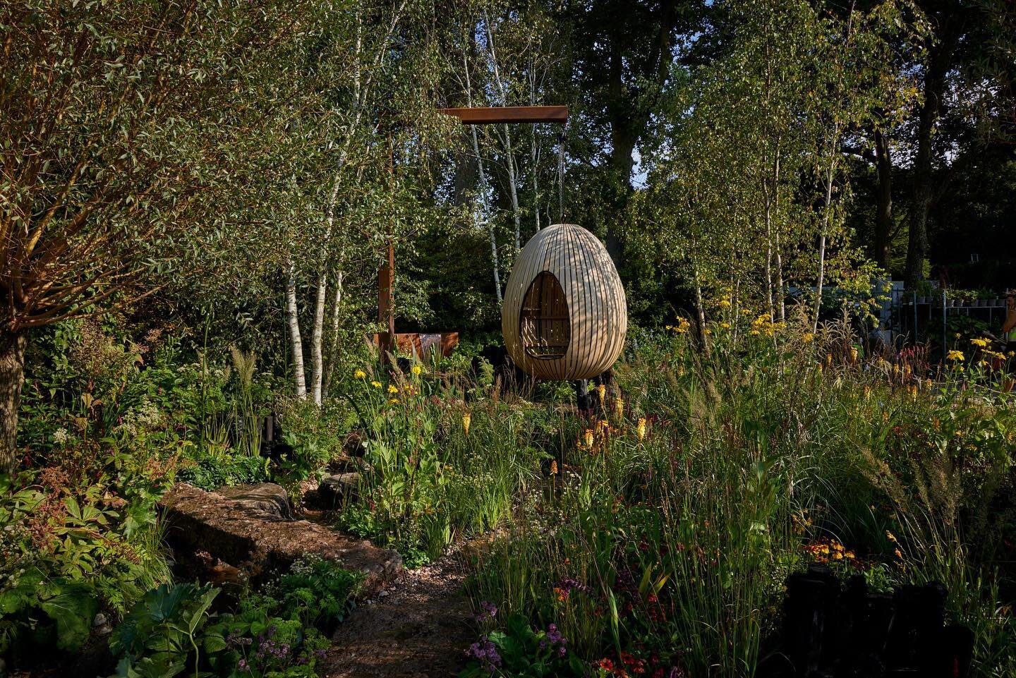 @the_rhs Show Garden Number 4:

🐄The Yeo Valley Organic Garden 
🌿RHS Chelsea Flower Show 2021
🏅Gold Medal &amp; BBC Peoples&rsquo; Choice

Sponsored by Yeo Valley Organic, this Main Avenue Show Garden was designed for the first and only autumn RHS