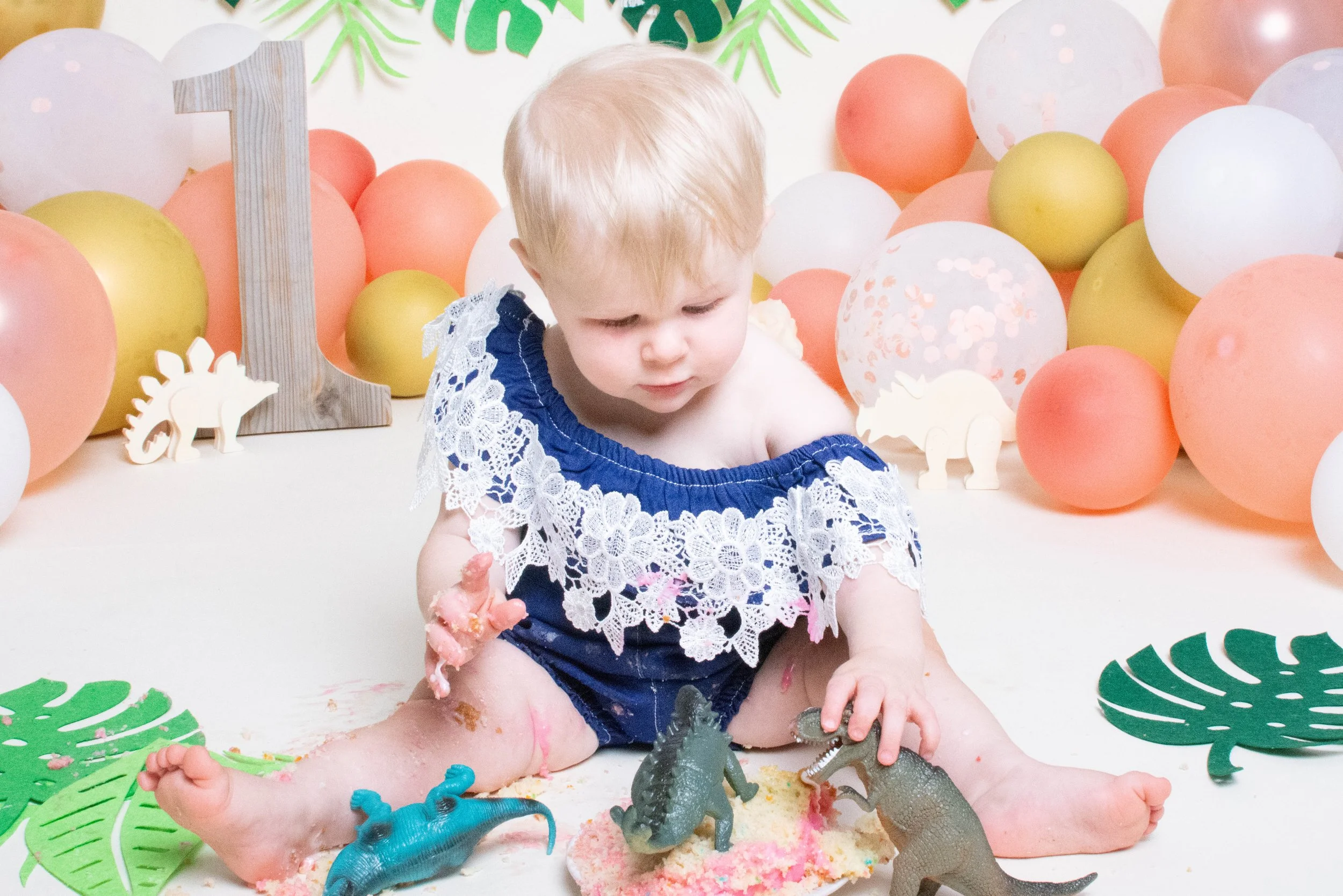 _DSC7604Aug11202310Erin 1yrcake smash.jpg