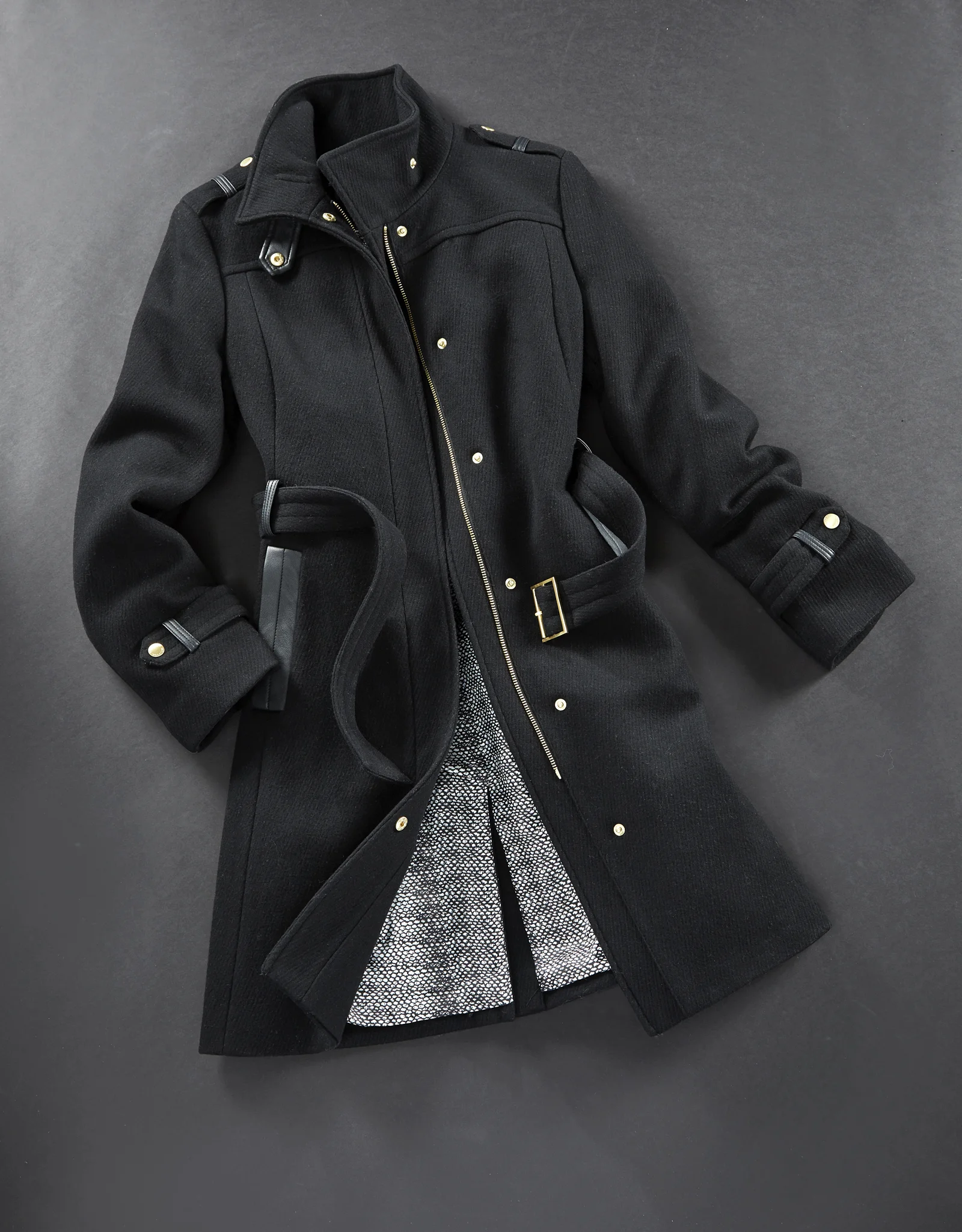 OUTERWEAR_TT6_DM3374.jpg