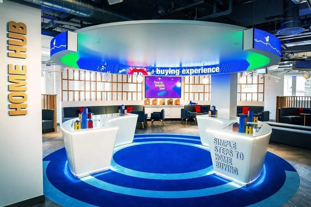 Halifax-banking-DOOH-advertising-insitu-image-by-birmingham-and-london-based-video-production-company-and-animation-studio-SHENNY_02