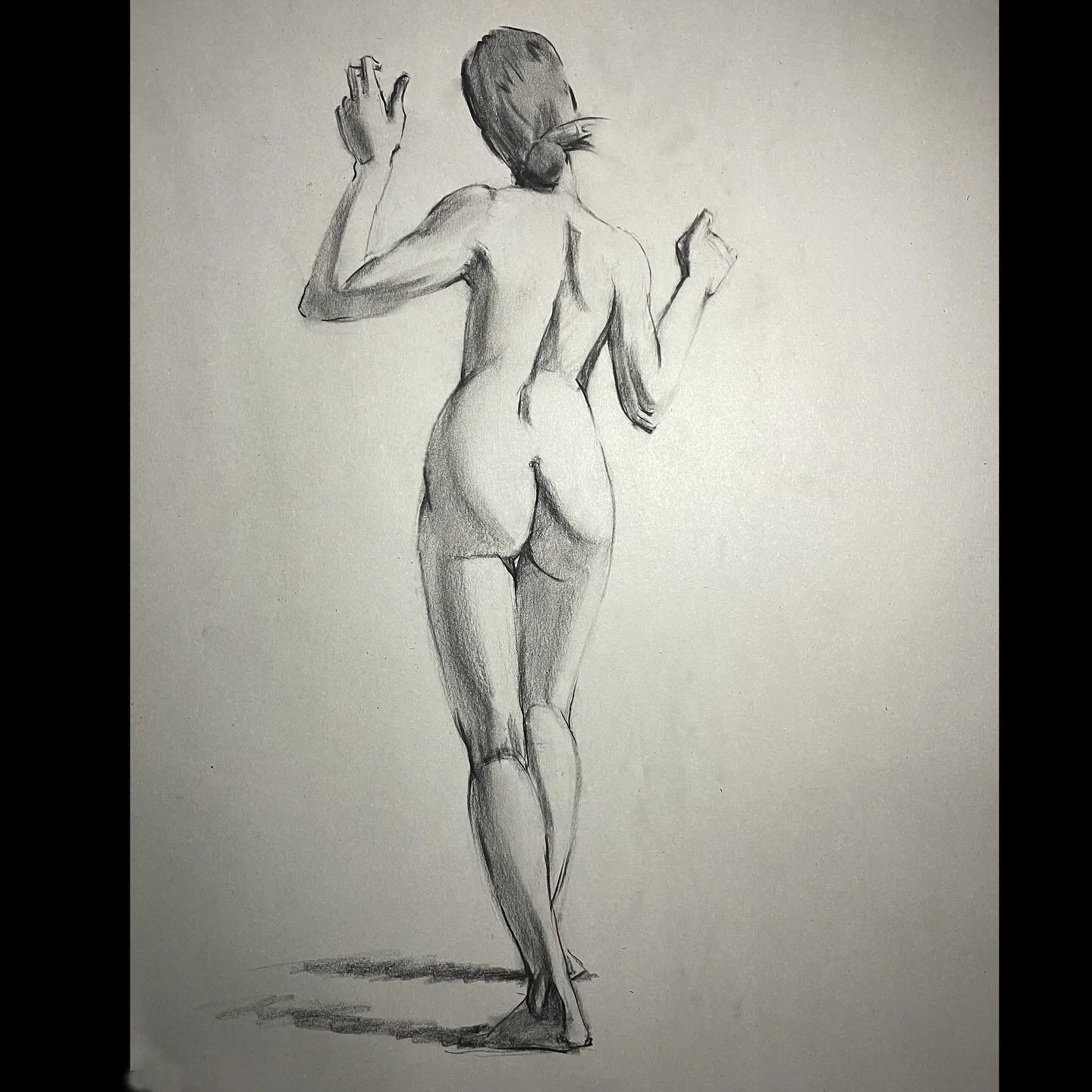Thursday morning fig.
.
.
 #figuredrawing #figurativedrawing #figurativeart #lifedrawing #figurative #lifedrawings #drawing #draw #drawings #sketching #sketch #sketches #sketchbook #charcoaldrawing #charcoalart  #anatomyart #charcoal #gesture