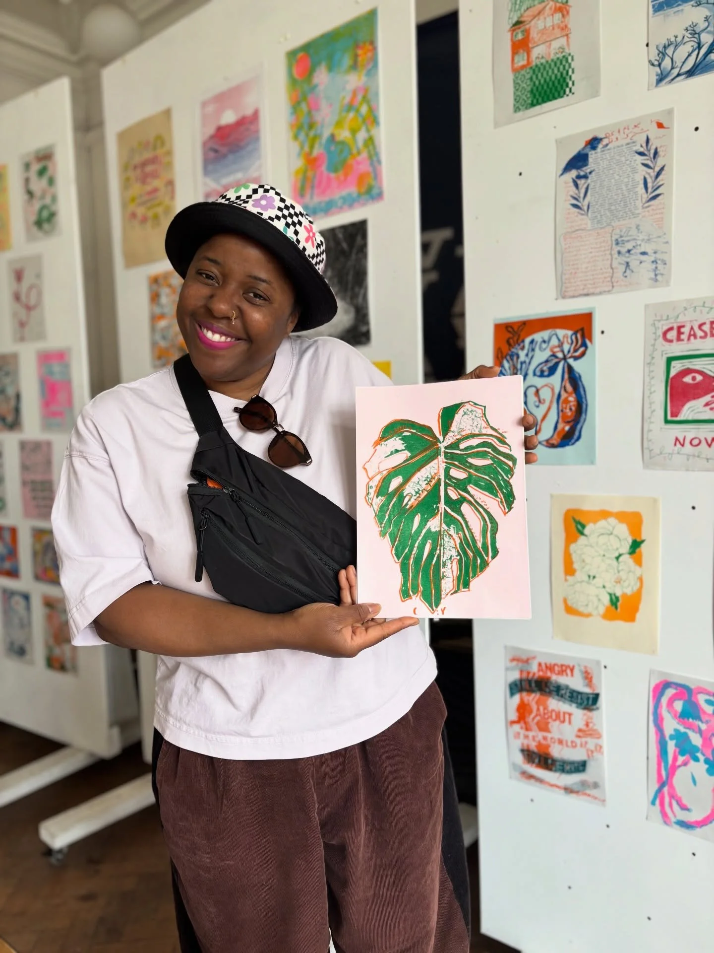 Big smiles! Lol It&rsquo;s official I&rsquo;m addicted to Riso print! It was fun!

It&rsquo;s my first workshop learning how to use Riso and on numerous occasions, I&rsquo;ve tried to book &amp; visit @rabbitsroadpress but the stars didn&rsquo;t alig