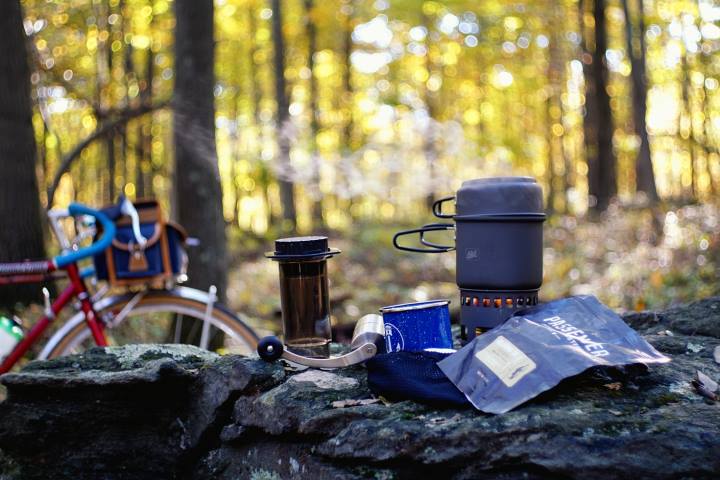 16-CoffeeOutside.jpg