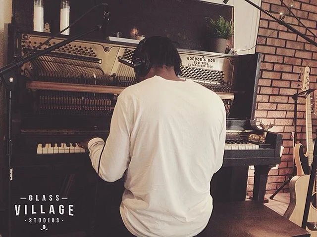 Productive day. Knocked out a big chunk of the #skylinediffuser, had a great time tracking and talking with this guy (@killgxxd), and ended the day with a bike ride and some reading. Find discipline a day at a time. Let's try again tomorrow! 🙏🏻