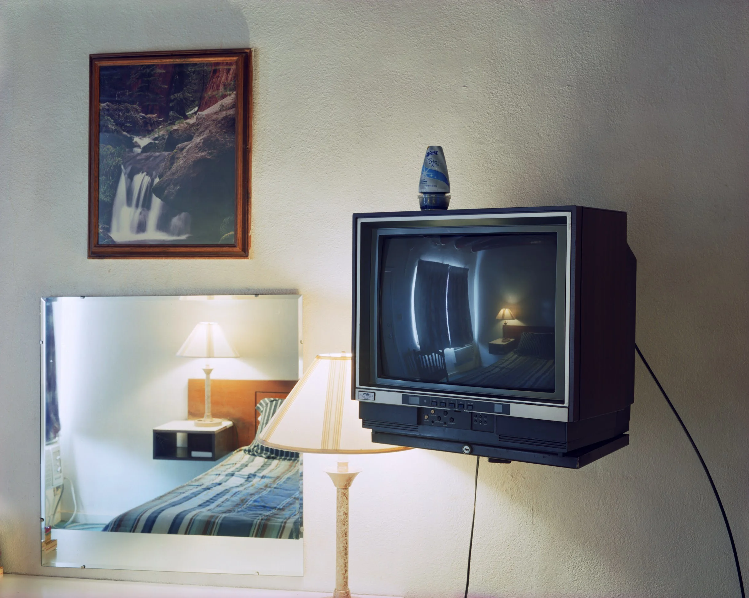  Eric Cousineau TV, Room 14 6 / 20 From American Motel Archival pigment print 17 x 22 inches 2009    