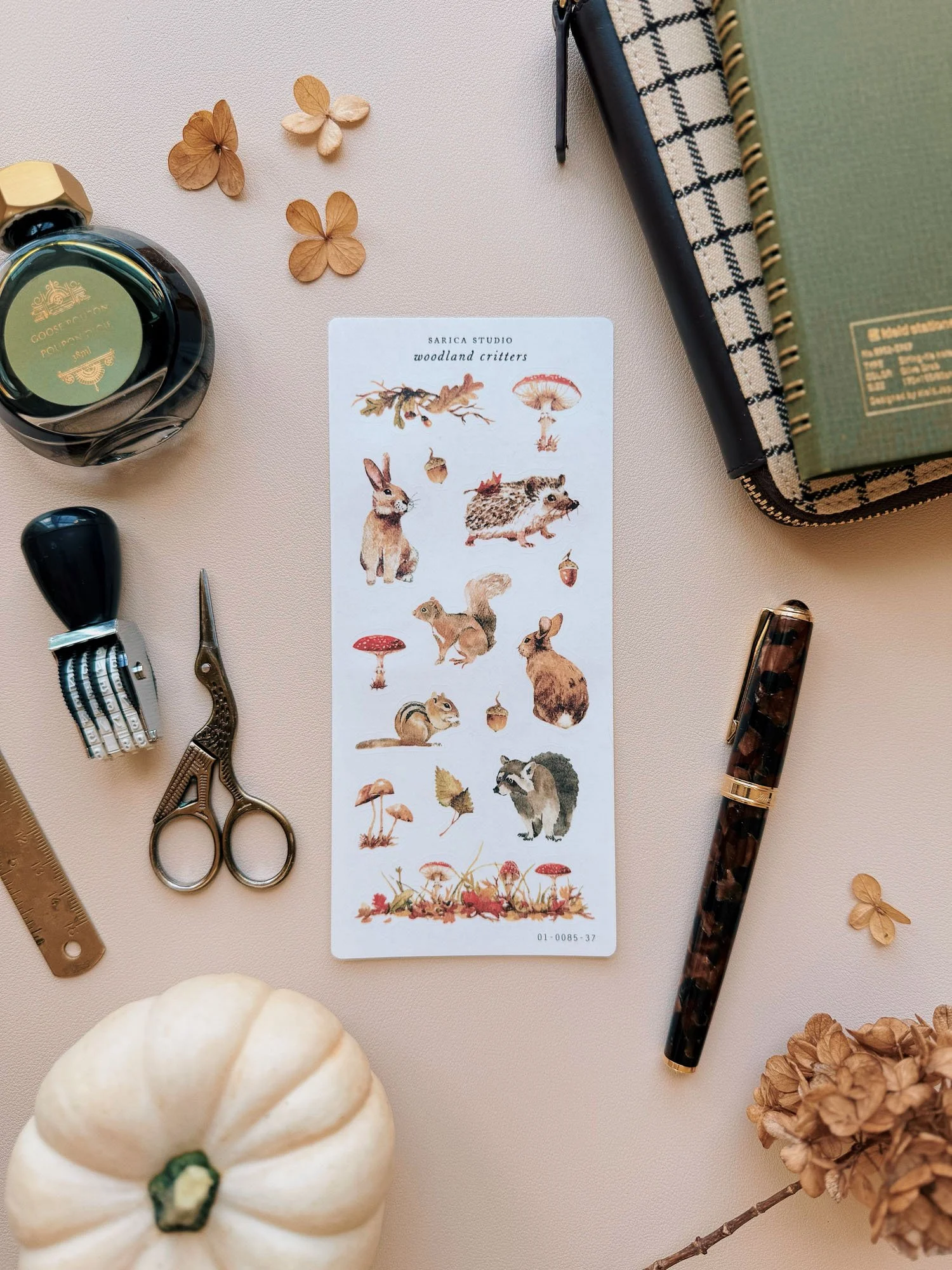 woodland-writters-stickers-sarica-studio-01.jpg
