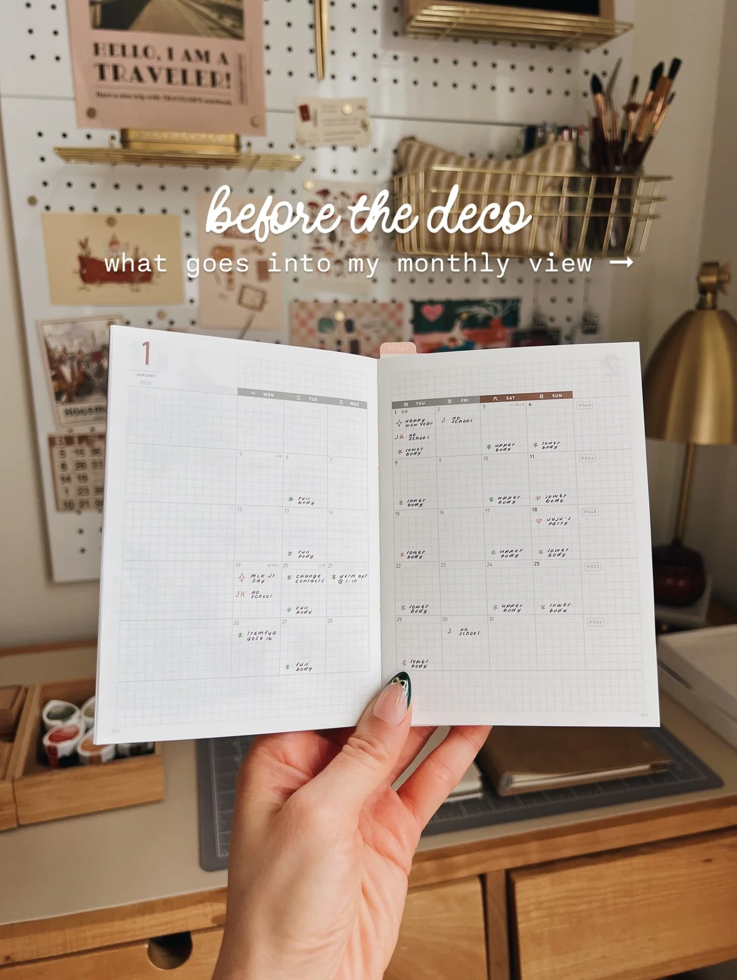 Small, simple, but mighty! Before decorating, I write down all the important things first. I love the monthly view in a planner, and this is what I'm tracking in my take a note mini:

💪🏼 workouts: I've been lifting weights 4x per week for 2025 and 