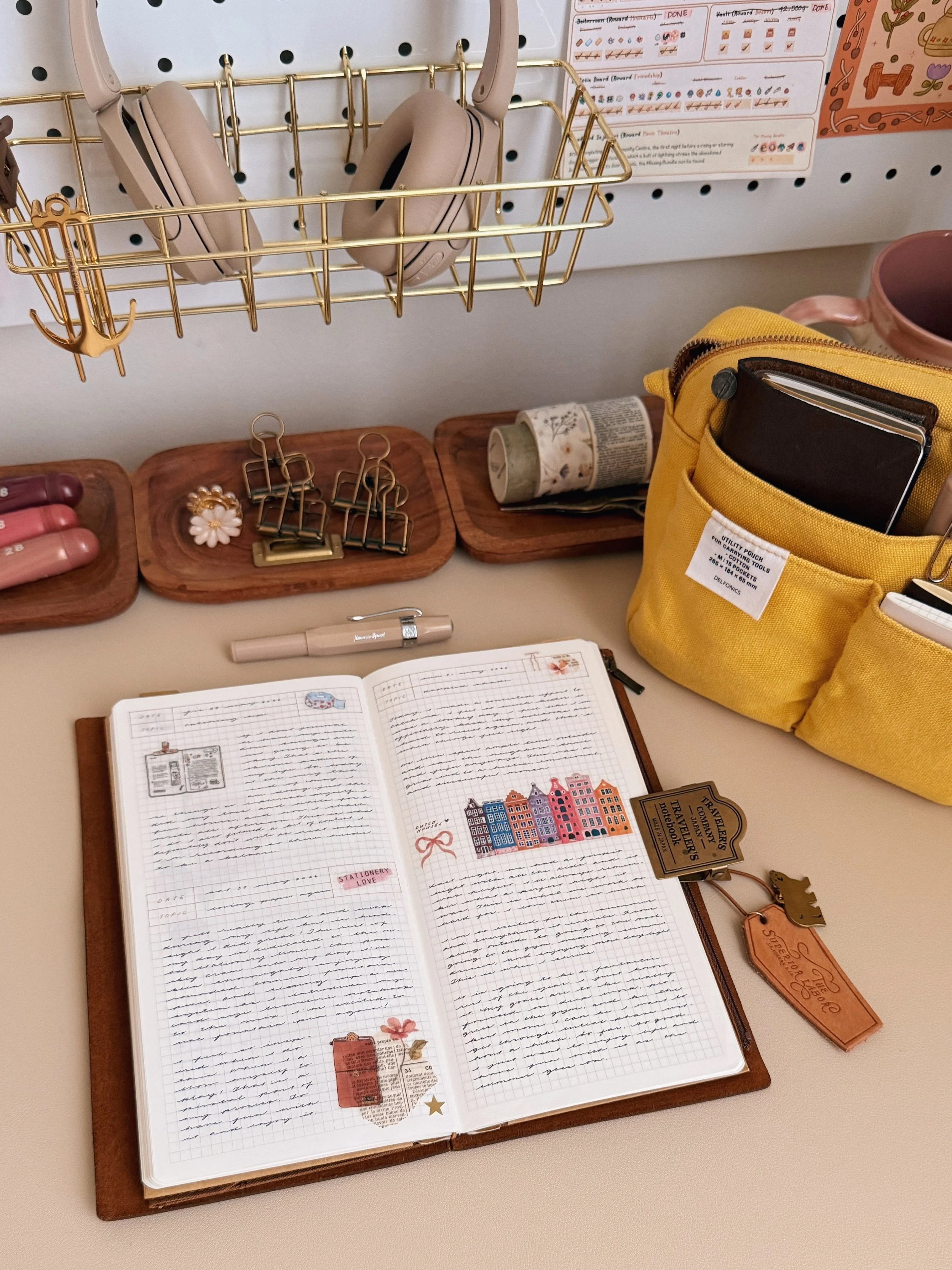 I decorated my recent journal spread with our exclusive collaborative sticker sheet with @journalblend! These stickers will finally be released at The @dutchpenshow tomorrow 🥳

This special sticker sheet was designed in collaboration with @journalbl