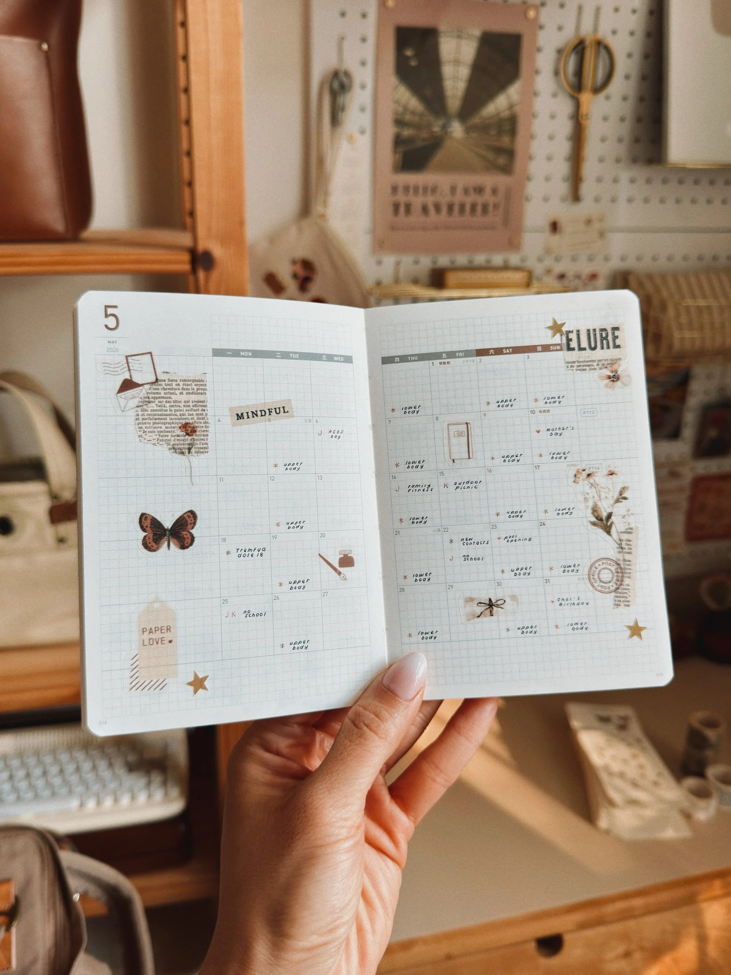 I feel like I didn&rsquo;t get a chance to fully process May and somehow we&rsquo;re already halfway through June!

📔 take a note mini A6
🥀 stickers from saricastudio.com
✍🏼 uniball one with a jetstream 0.5mm refill

#planner #takeanote #aesthetic