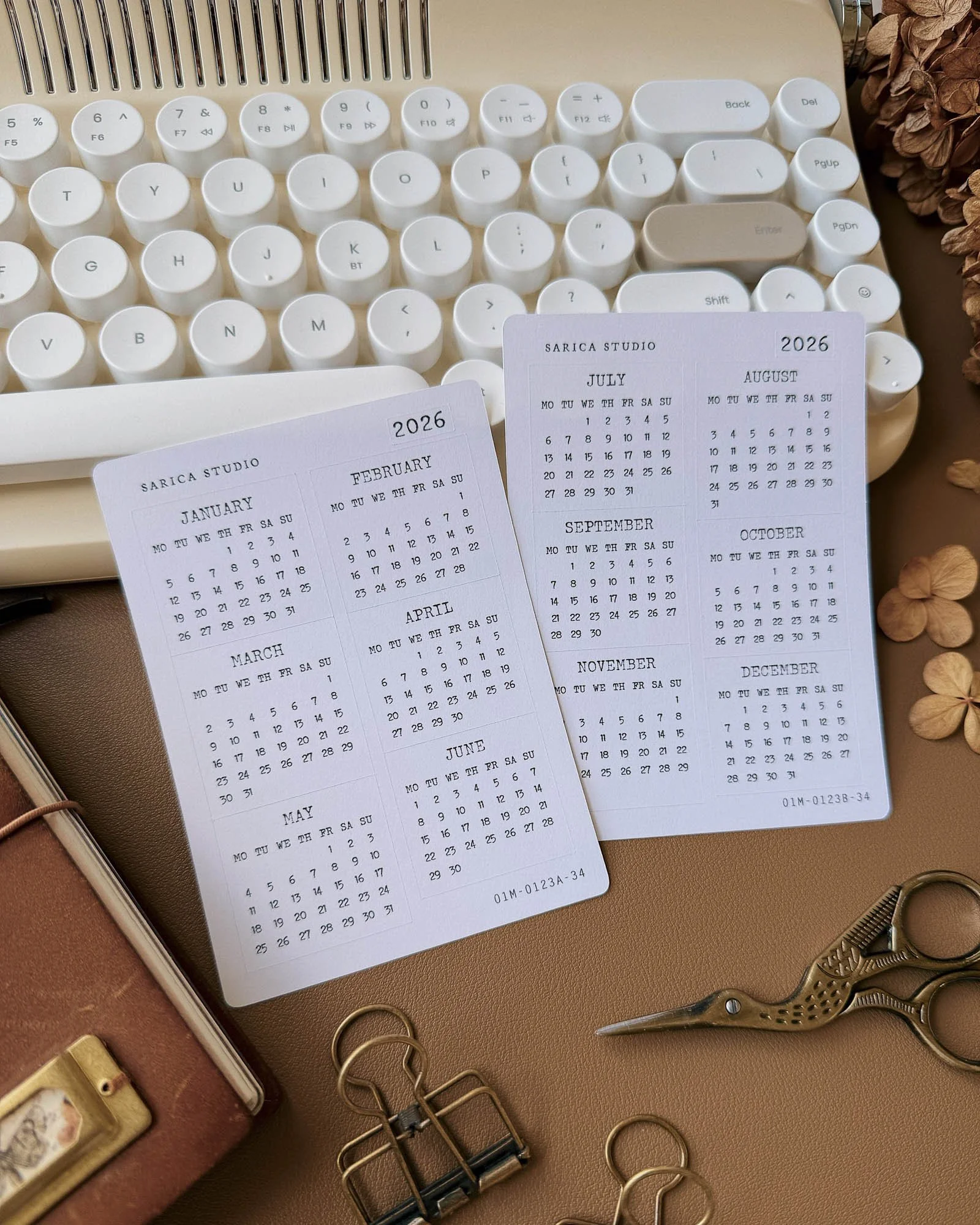 typewriter-white-2026-calendar-stickers-sarica-studio.jpg