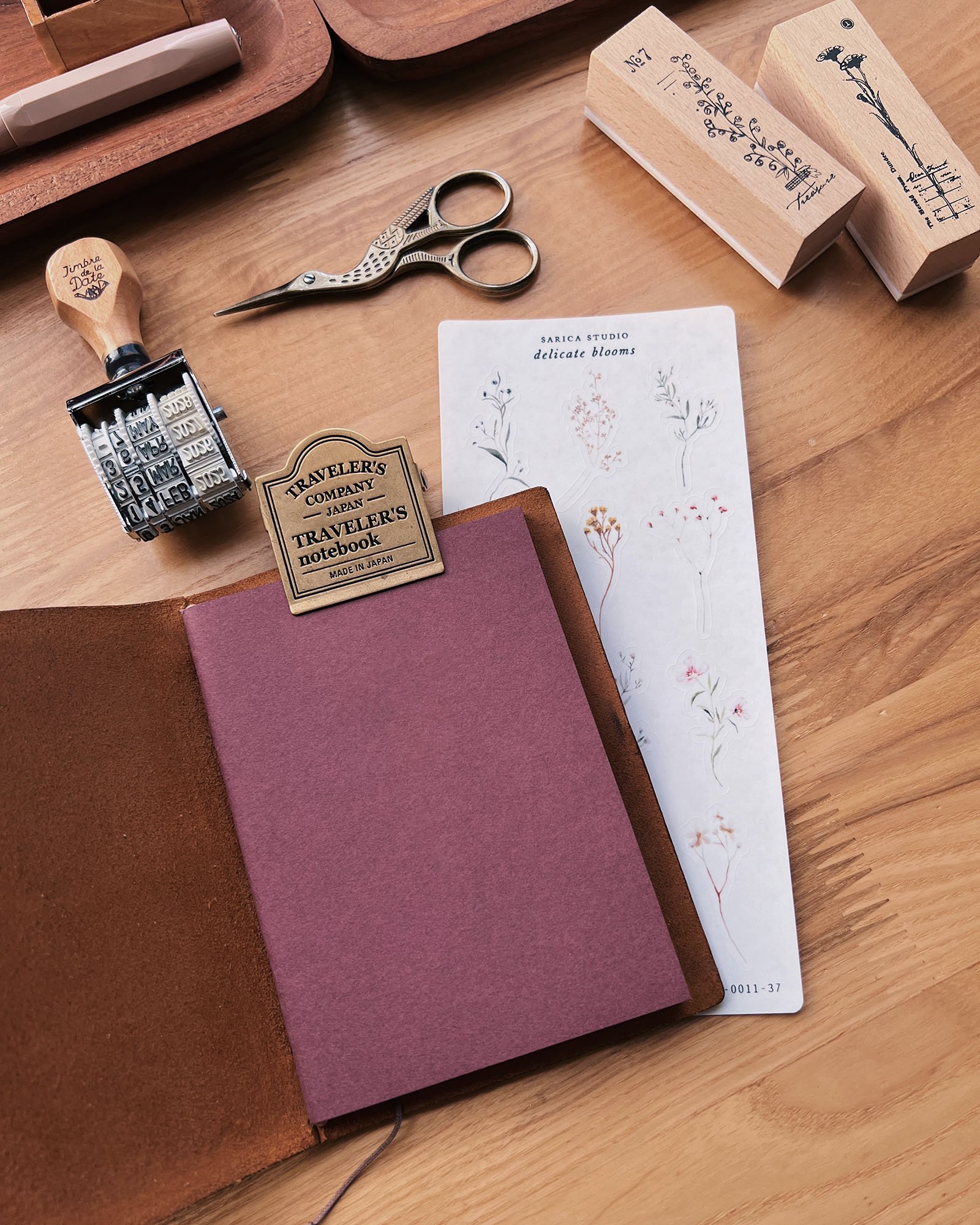 bordeaux-notebook-small-tn-cover1-sarica-studio.jpg
