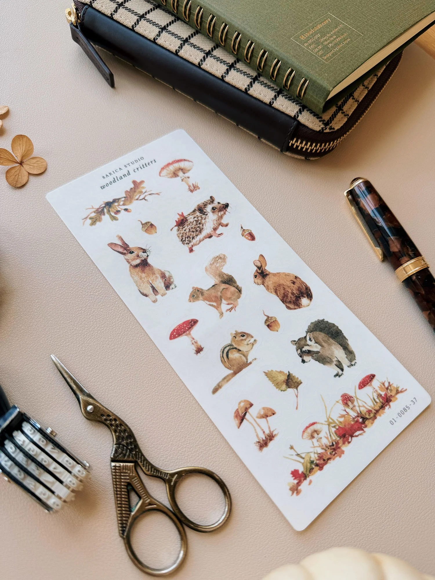 woodland-writters-stickers-sarica-studio-02.jpg