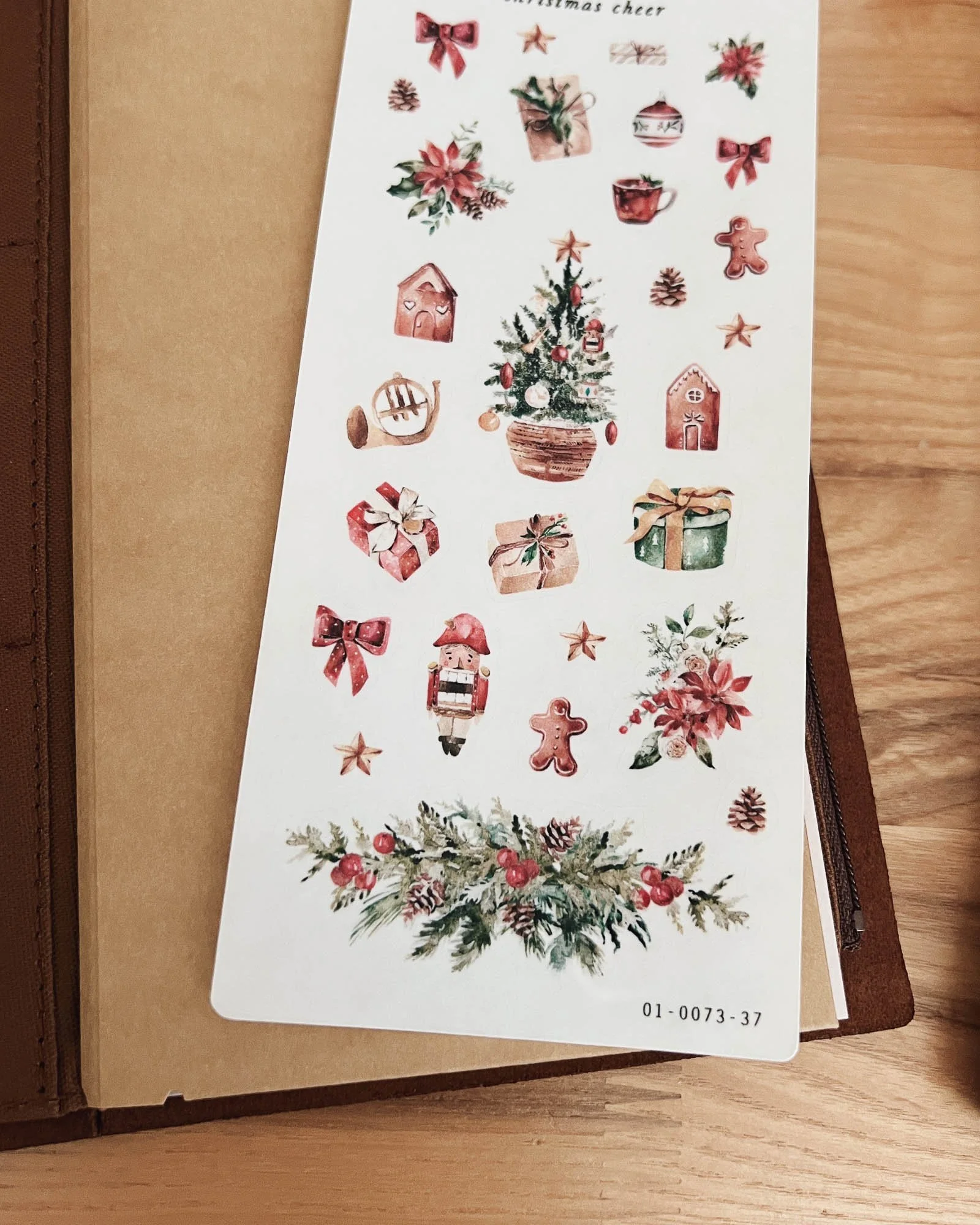 christmas-cheer-clear-stickers-journal-planner-sarica-studio-4.jpg