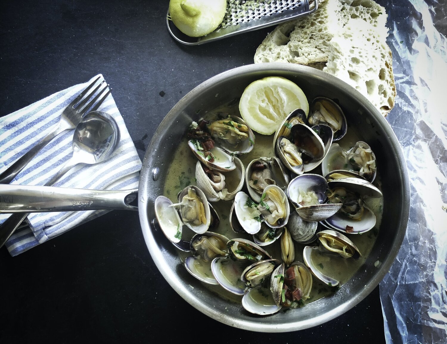 Clams in Albariño wine and Serrano Ham