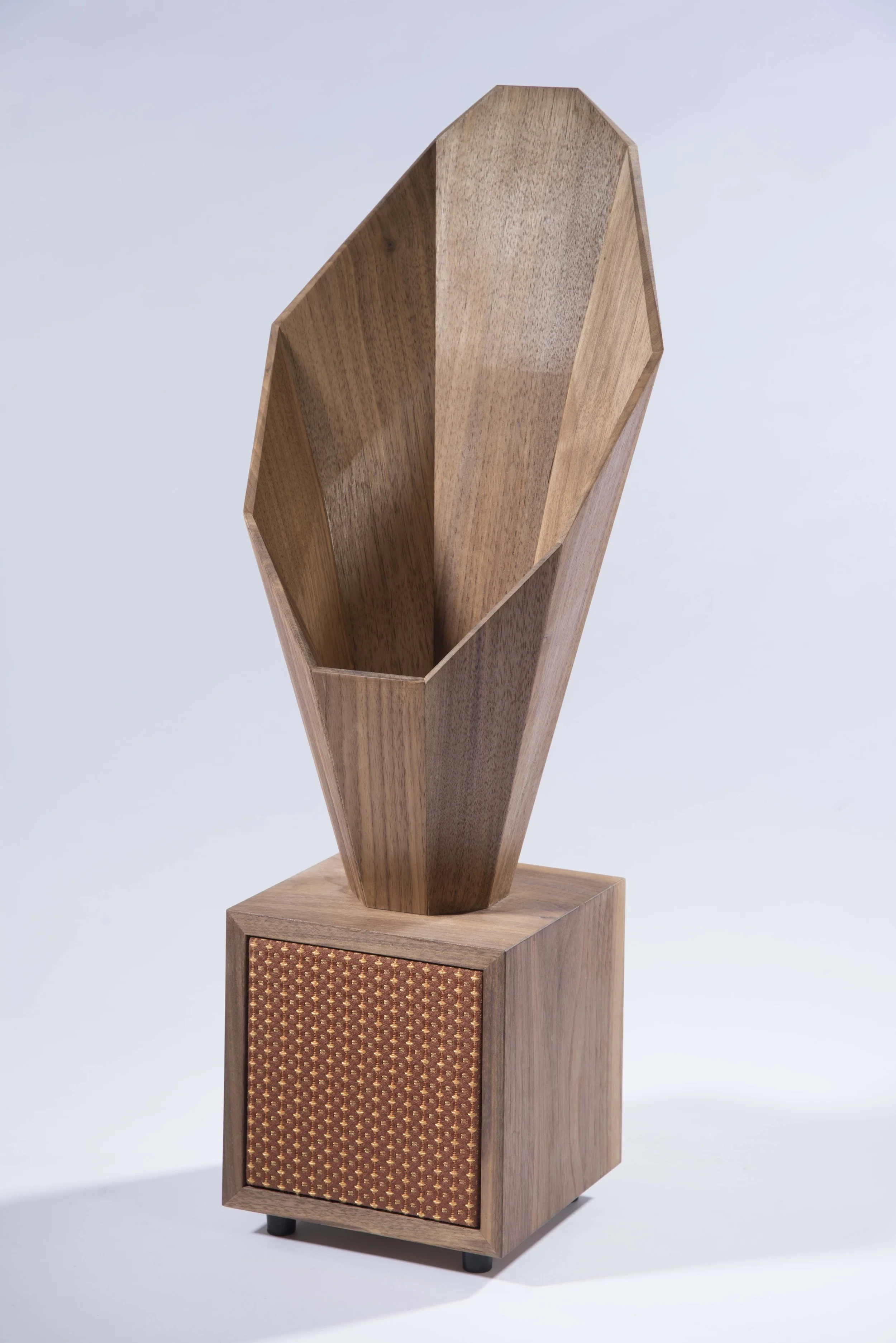 Desktop Horn Speaker is a rear loaded horn speakers with a 3” full range driver.. The horn on top of the enclosure amplifies the lower frequencies from the rear of the speaker, resulting in a fuller sound. Materials: walnut wood, mesh textile H 20” x L 8” x W 8”