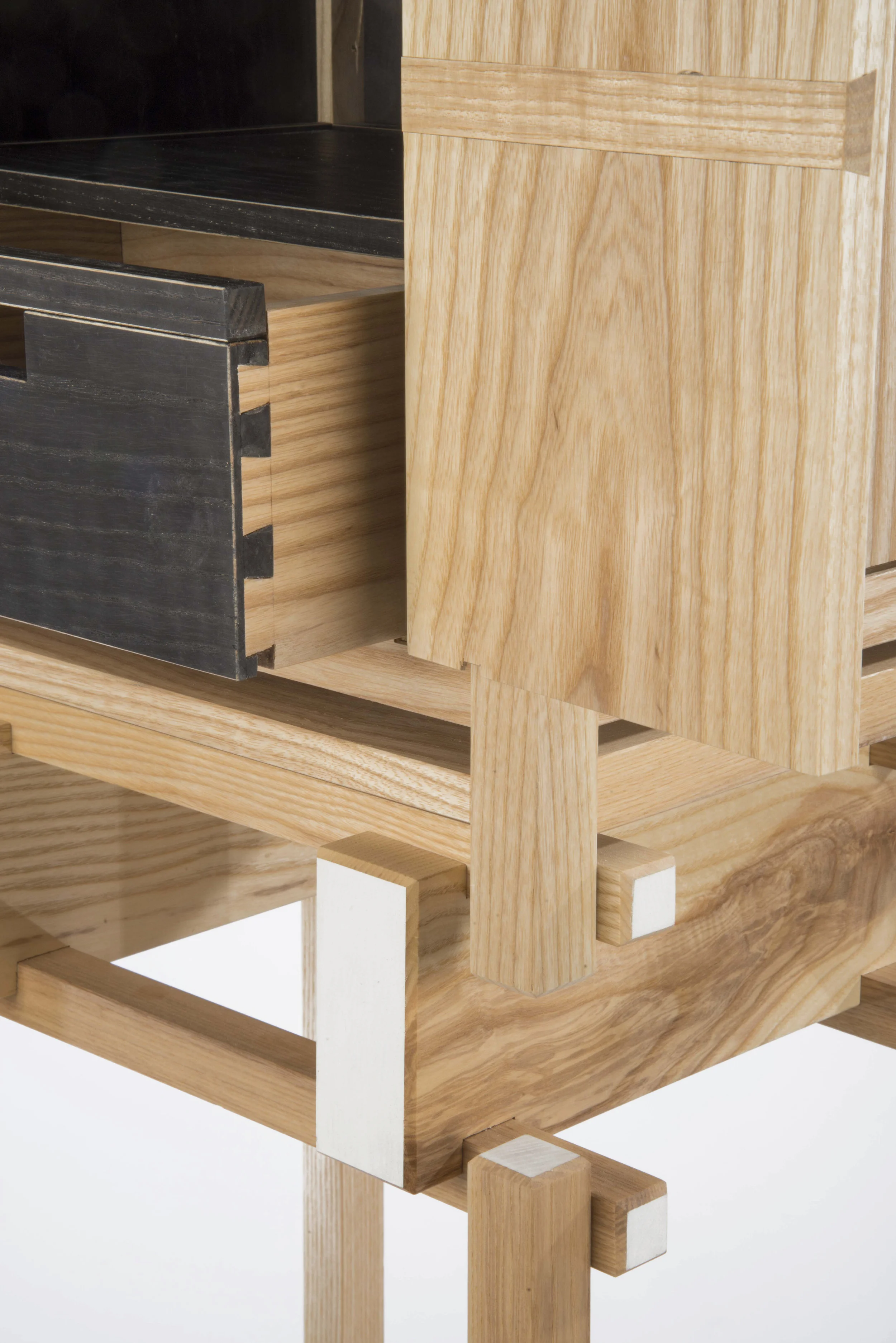 liquor_cabinet_detail.jpg
