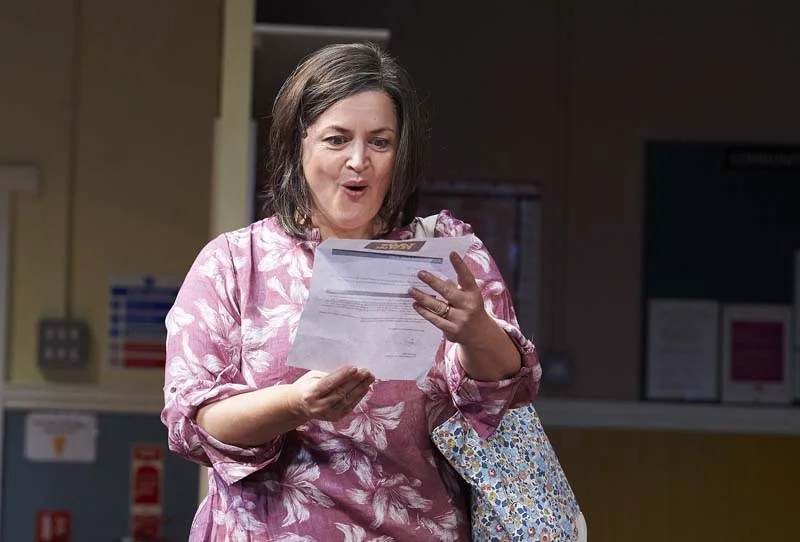 Ruth Jones returns to the stage as Maggie in TWilliam Gaminara’s The Nightingales at Cardigg’s New Theatre from November 19-24, 2018. All Pictures: Geraint Lewis.
