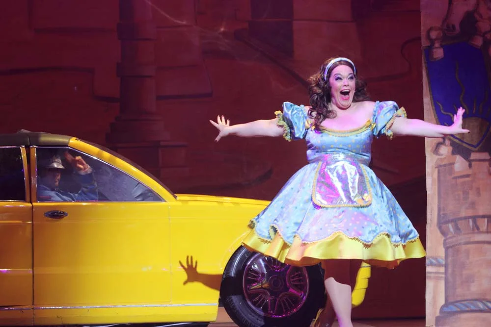 Lisa Riley stars as Mrs Potts in Beauty and The Beast at Cardiff’s New Theatre from December 8 2018 - January 13 2019. All Photographs by Brian Tarr.