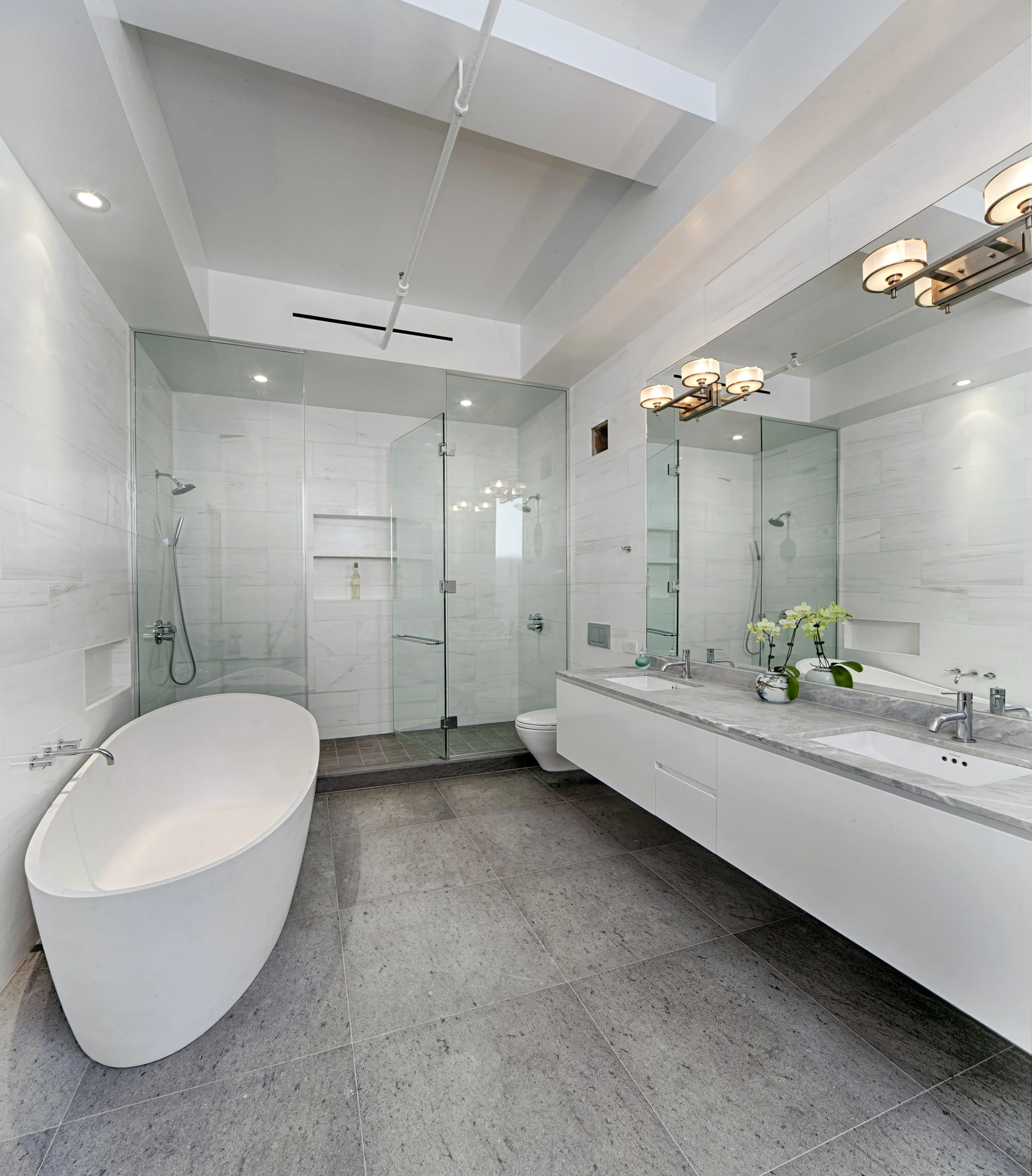 116W29_11FL_bath.jpg