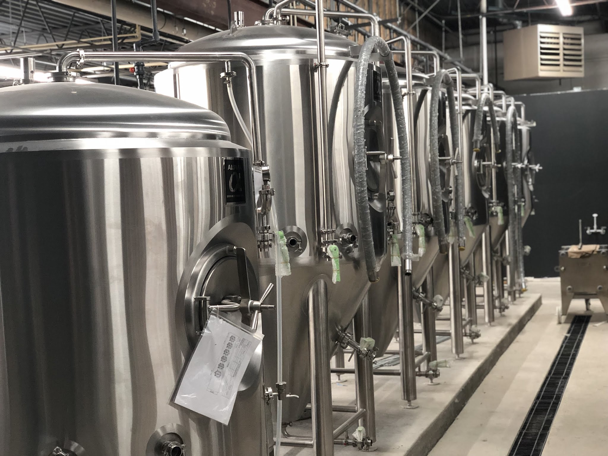 Olentangy_River_Brewing_Fermentors.jpg