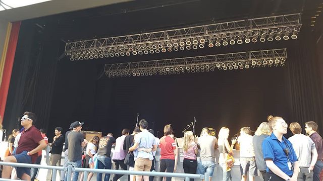 My birthday present is here! Seeing @vulfpeck tonight with
amazing seats thanks to @mellykich :D
#lamusicians #livemusic #thegreek #vulfpeck #lanights