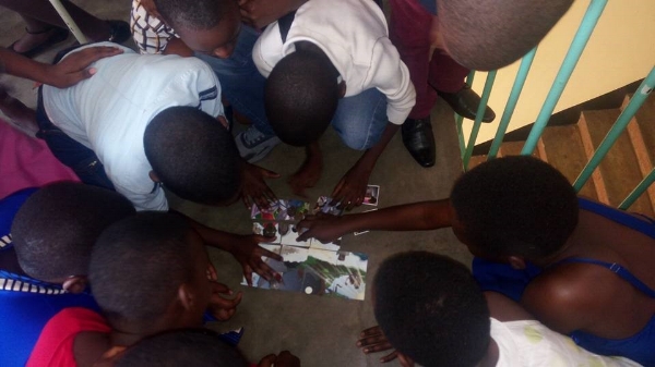 Practical Session in a Bible Club – Rwanda