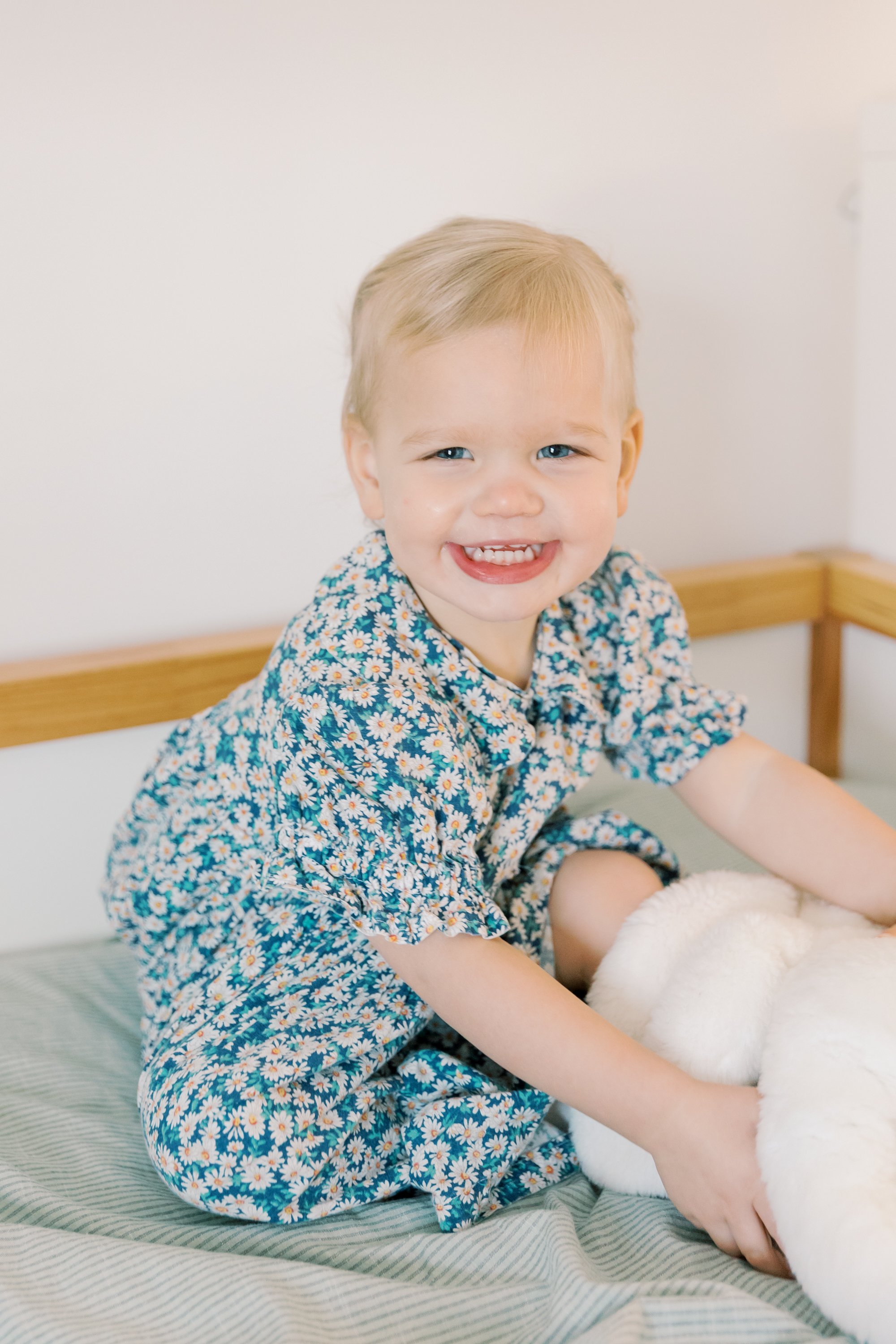 Big Siblings and Furry Friends: Tips from a Newborn Photographer in Burlington, Ontario