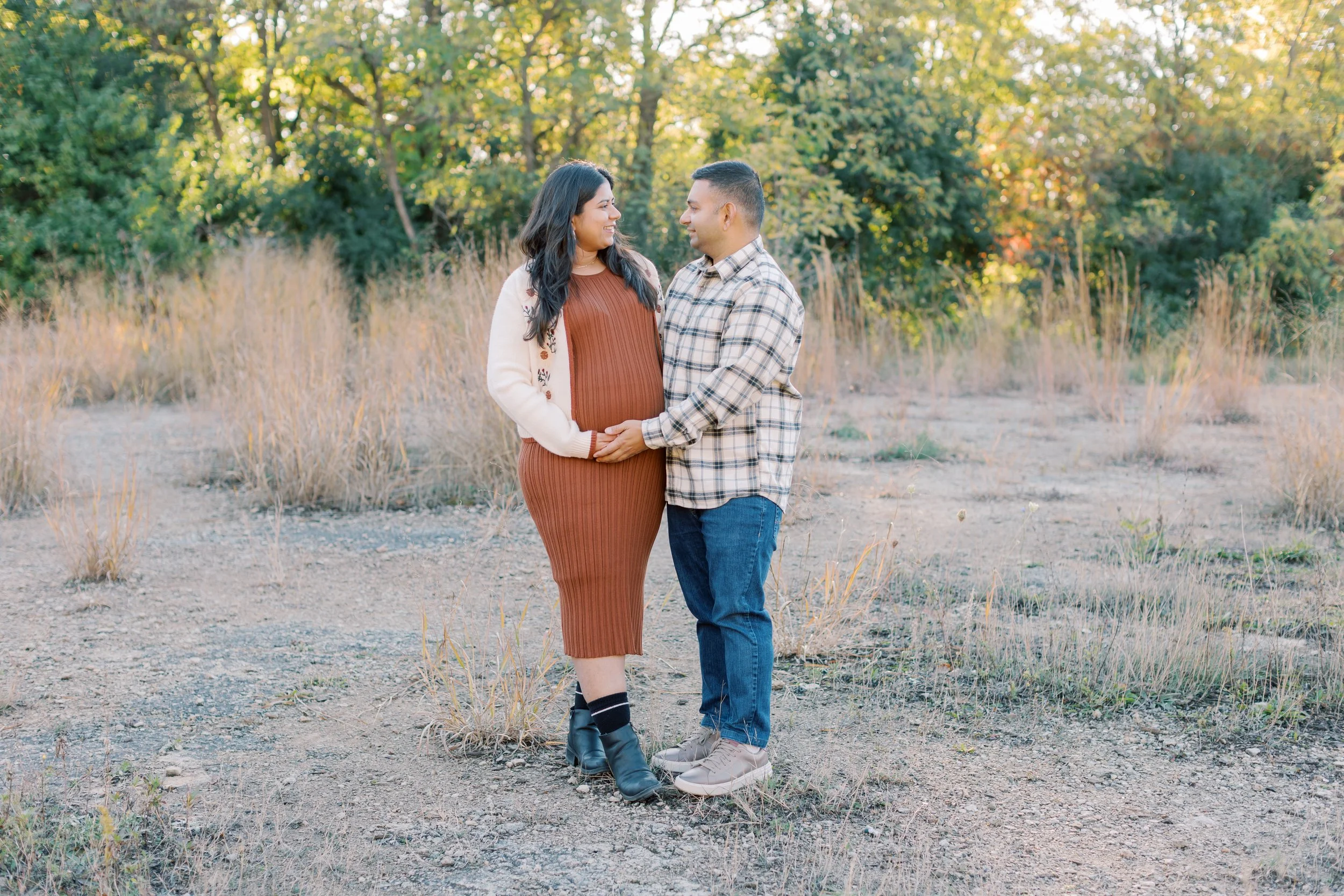 Beyond the Bump: How to Fully Include Your Partner in Your Waterdown Maternity Photos
