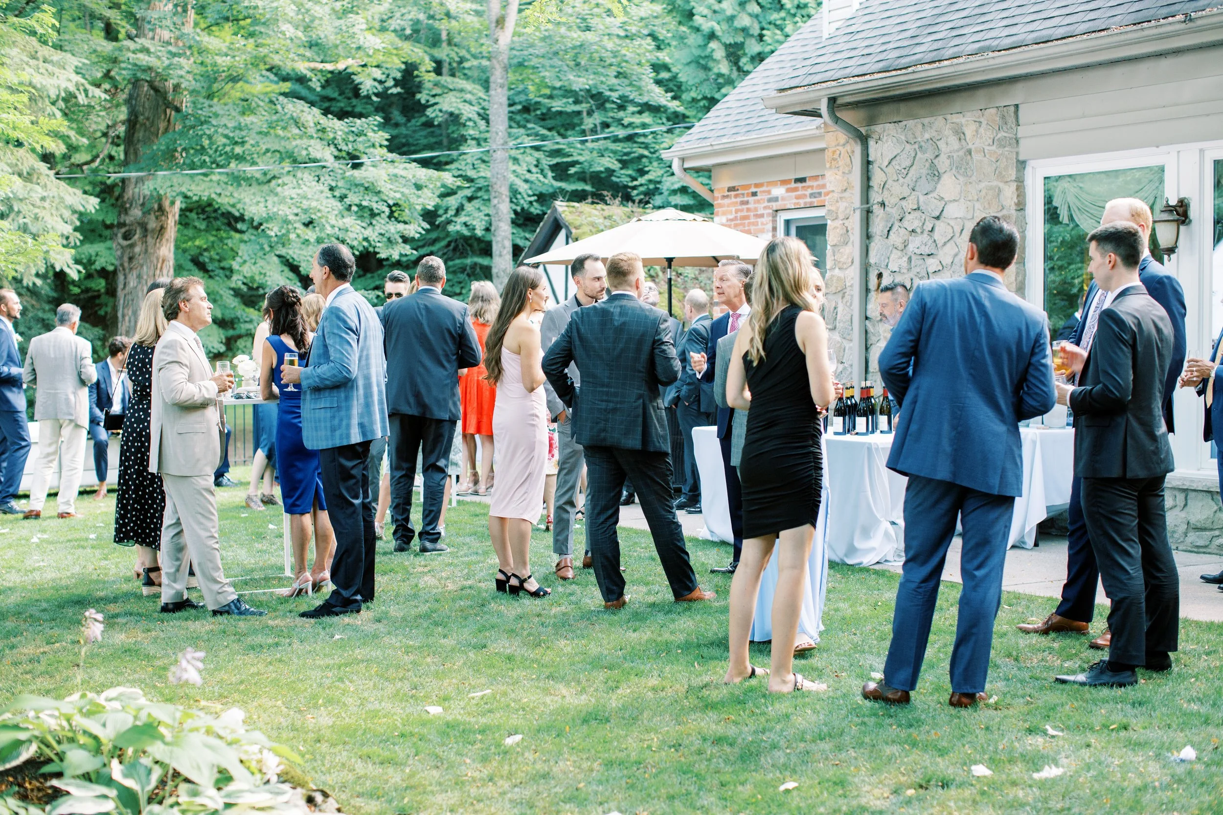 outdoor wedding venues in the GTA  backyard wedding blue, green and cream wedding colours