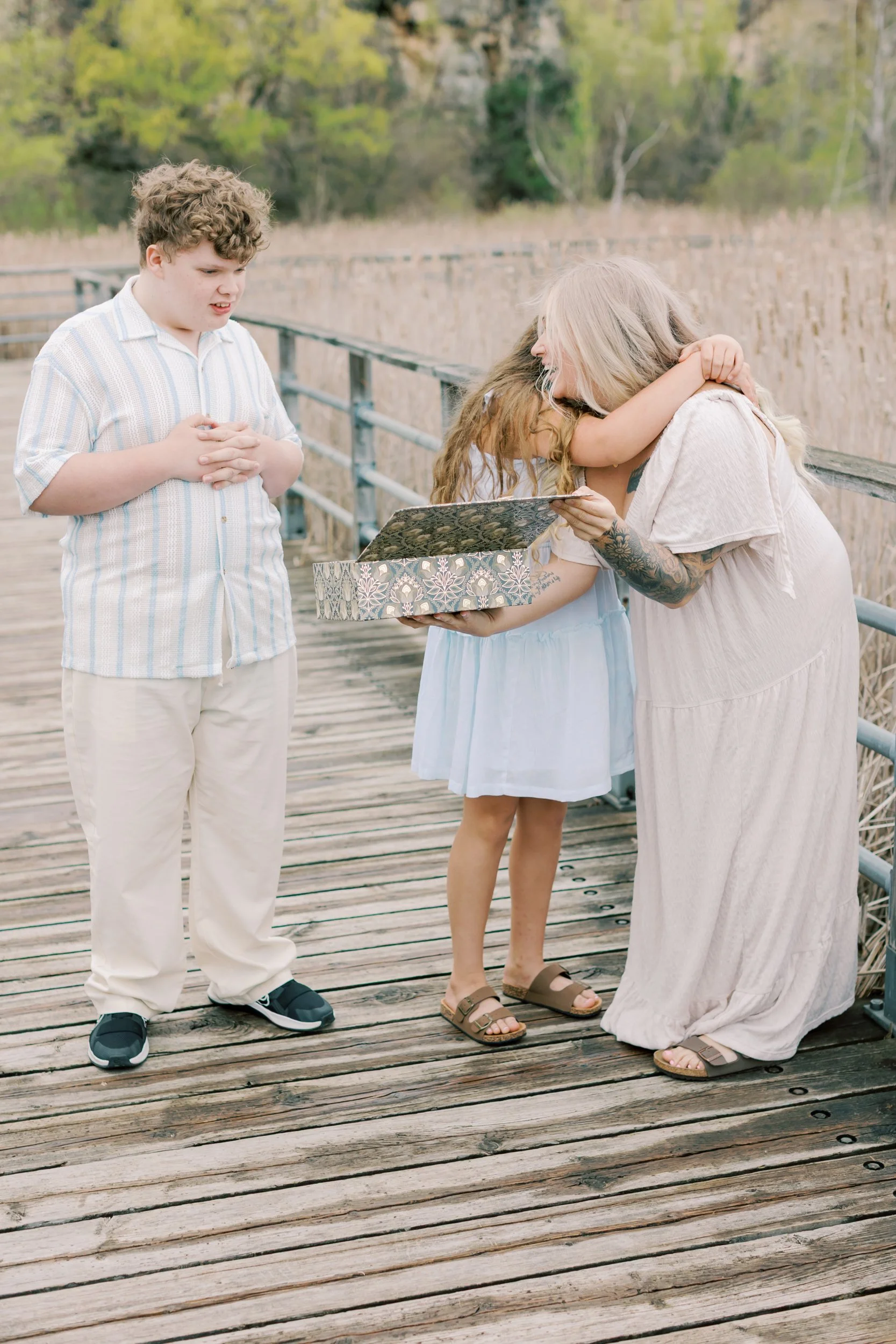 pregnancy announcement photos to older siblings