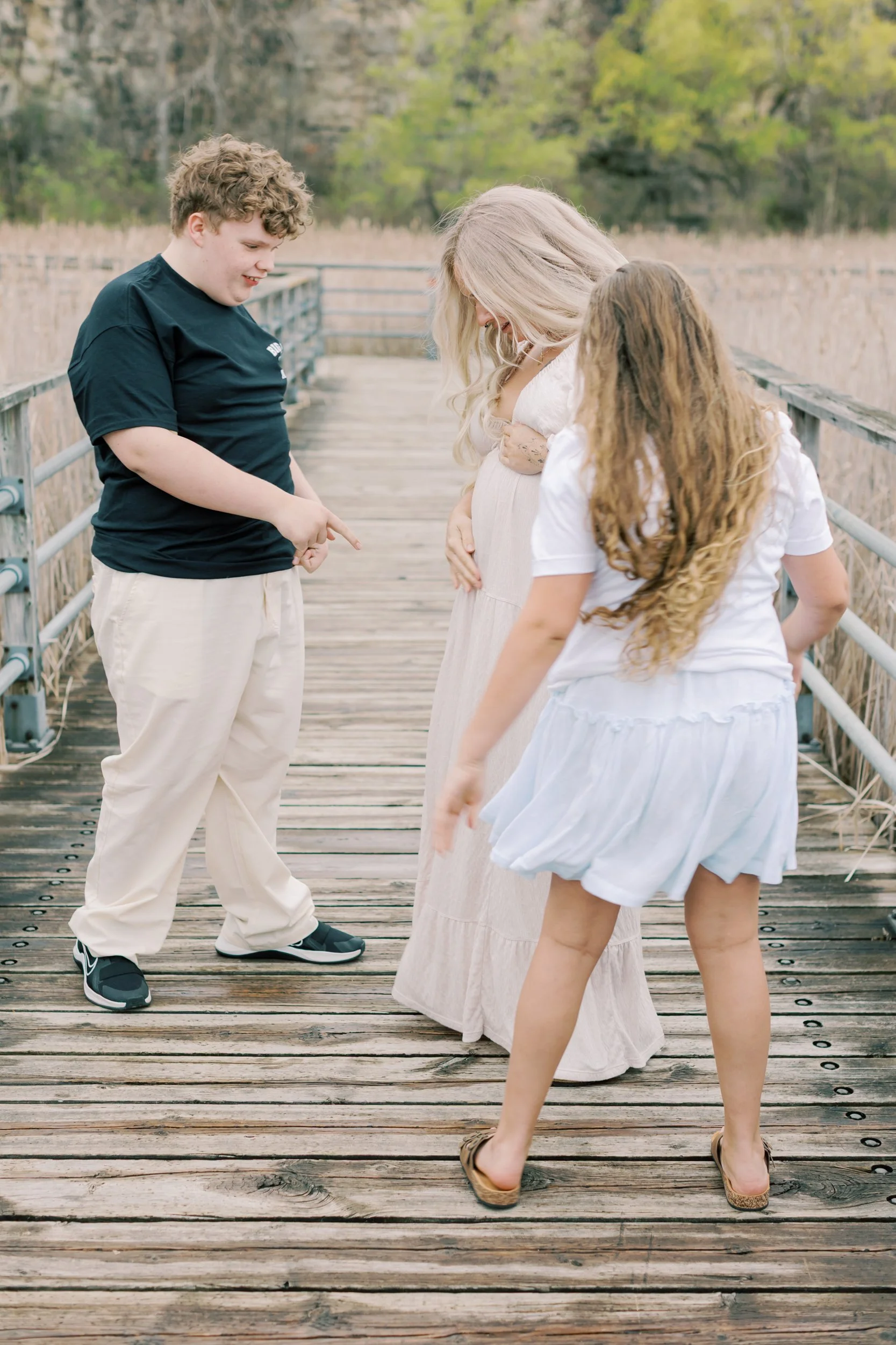 pregnancy announcement photos to older siblings