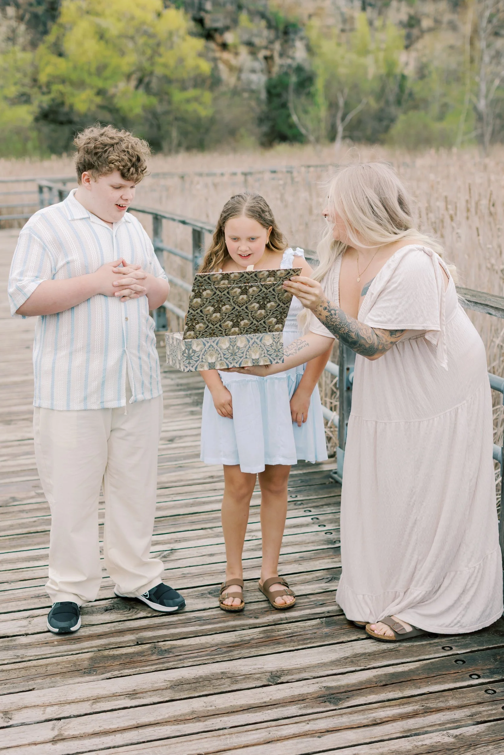pregnancy announcement photos to older siblings