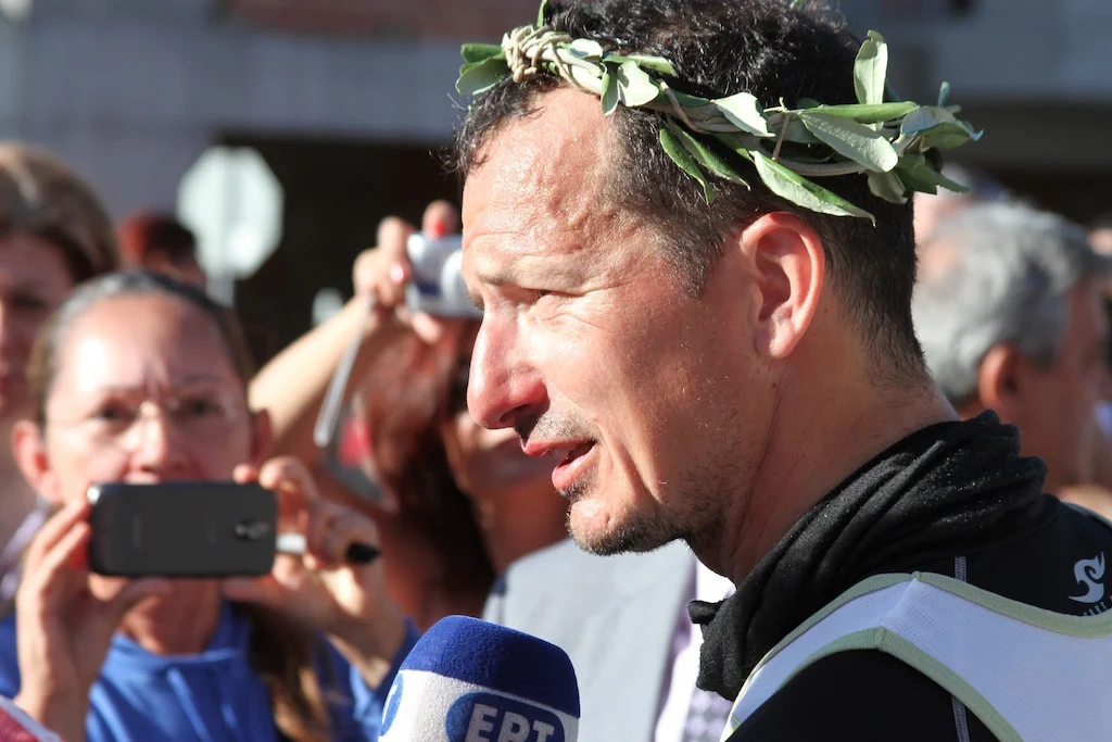 Stu Thoms wins the 2012 Spartathlon.