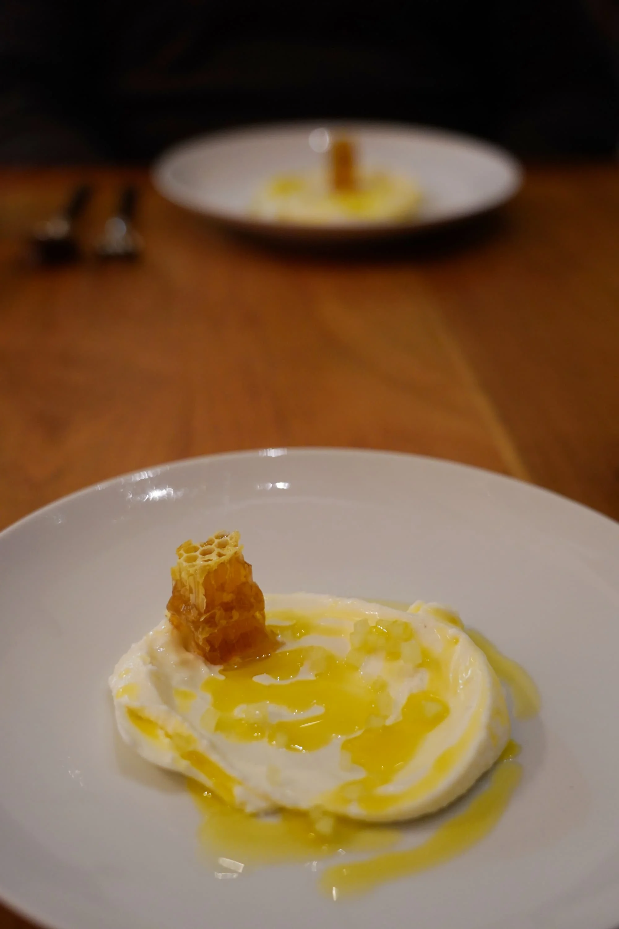 Frozen yogurt, arbequina olive oil and honeycomb.