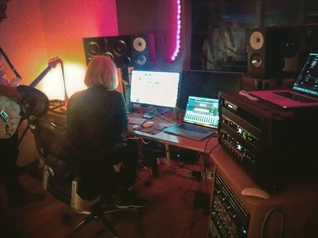 Loved recording my keys parts at N1 STUDIOS such a sick place #music #studio #recording #speakers #monitors #production @tileyardstudios @thesalvadordarlings #dreams #life #london