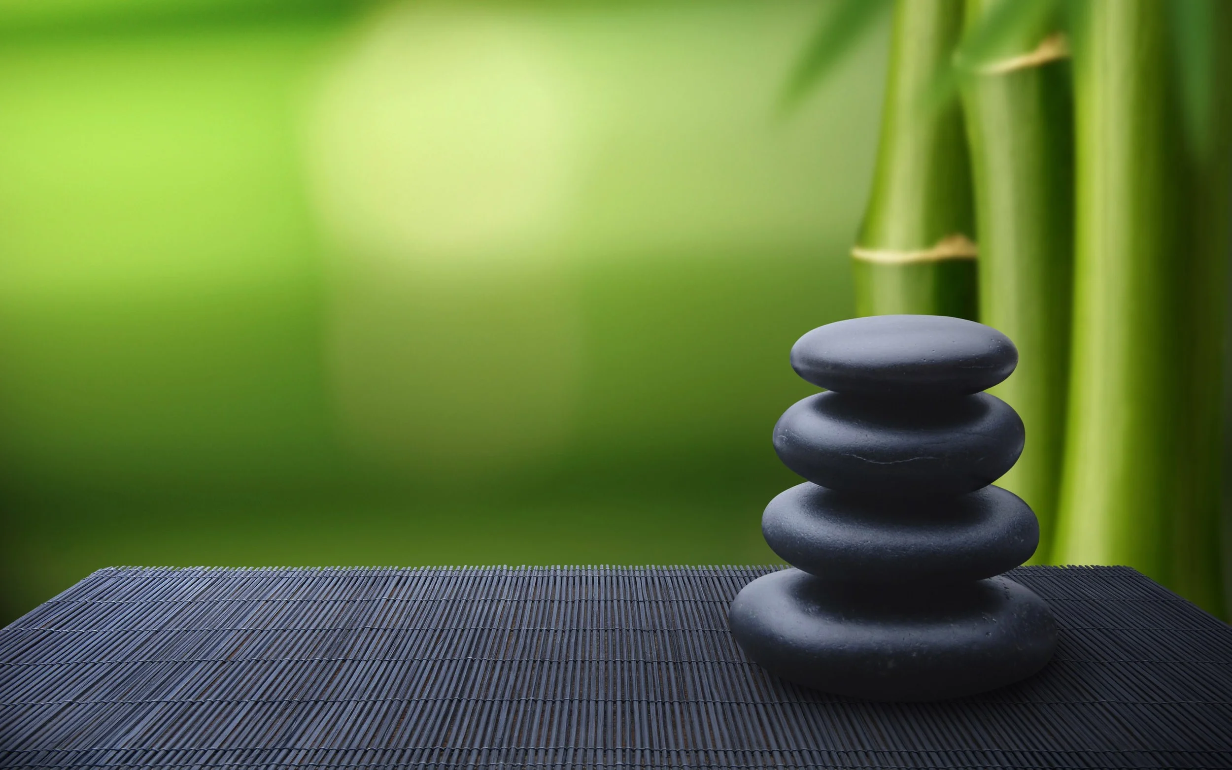 bamboo-stones_00299490.jpg