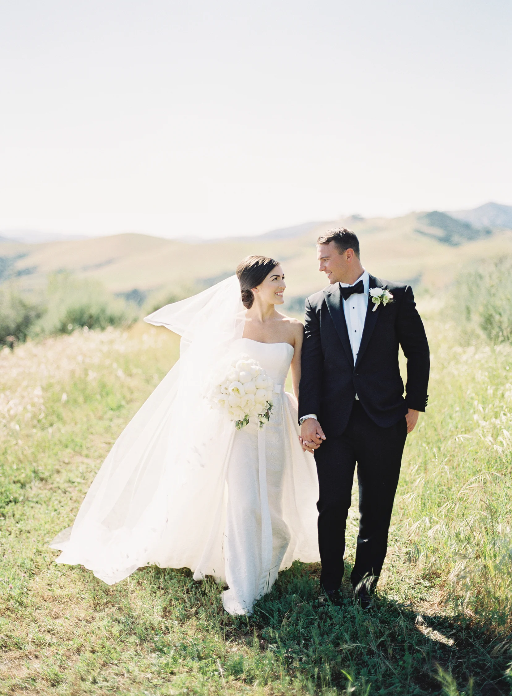 brideandgroommountians (love this shot)041616_2592_009978-R1-002.jpg