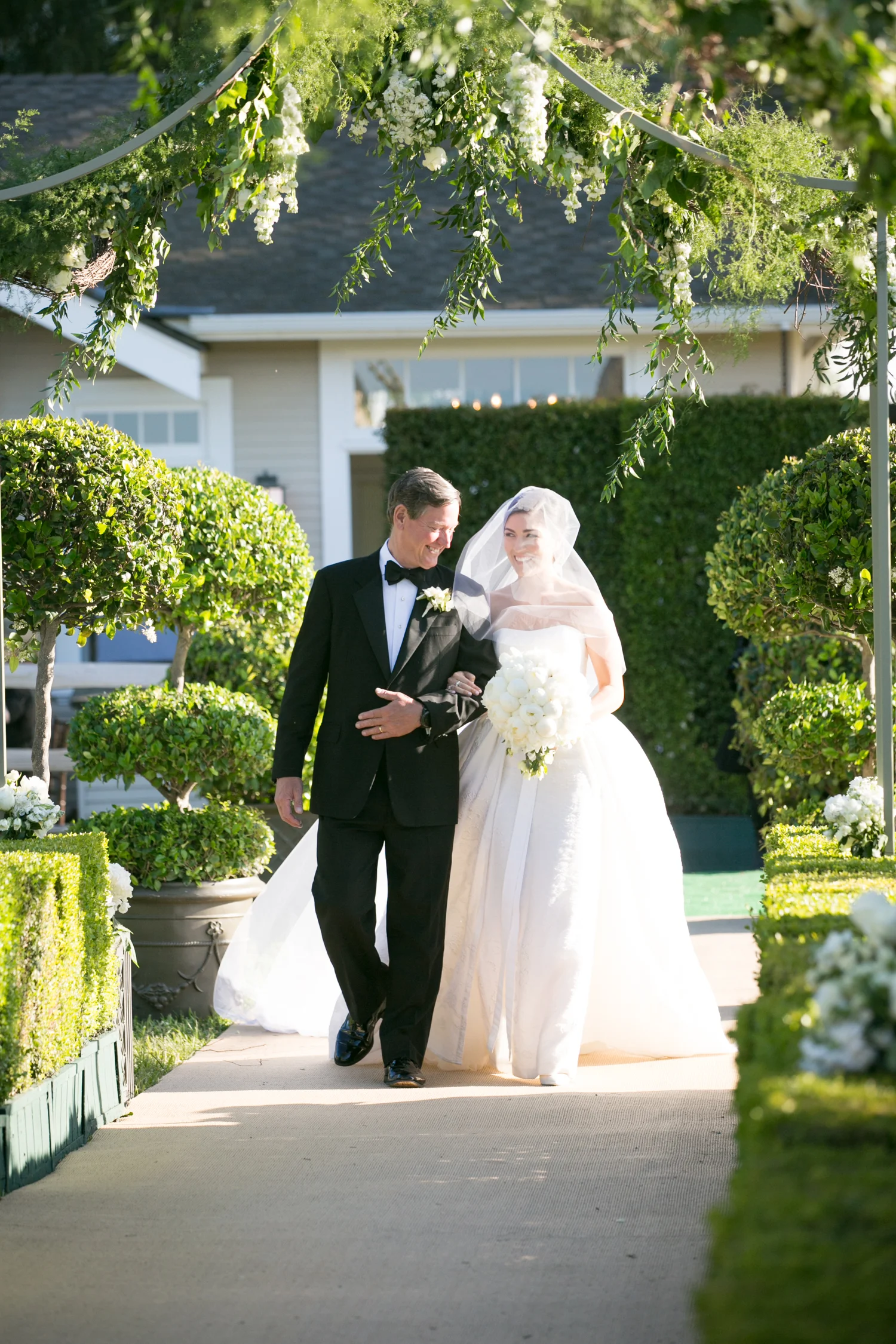 herecomesthebride041616_1164.jpg