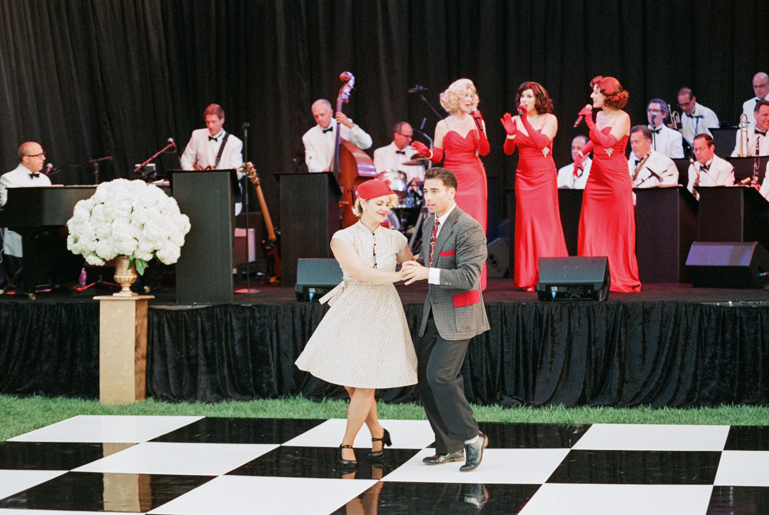 dancing2.jpg