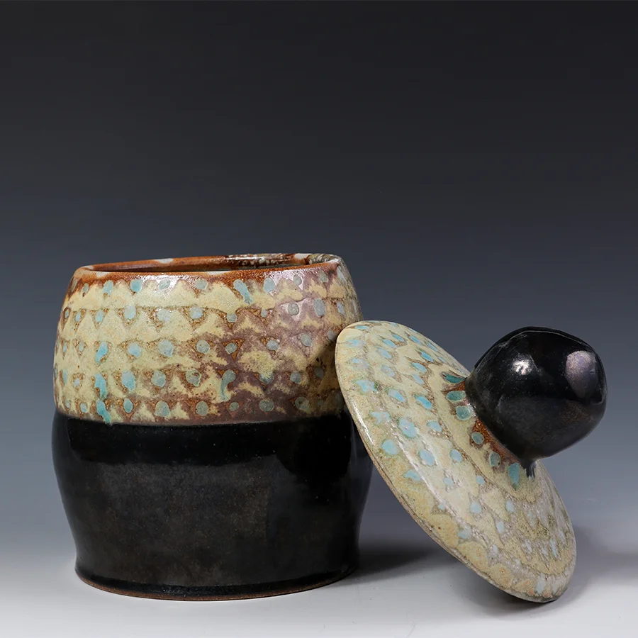 Mark Knott, Lidded Jar Soda Fired, In Tandem Gallery, www.intandemgallery.com