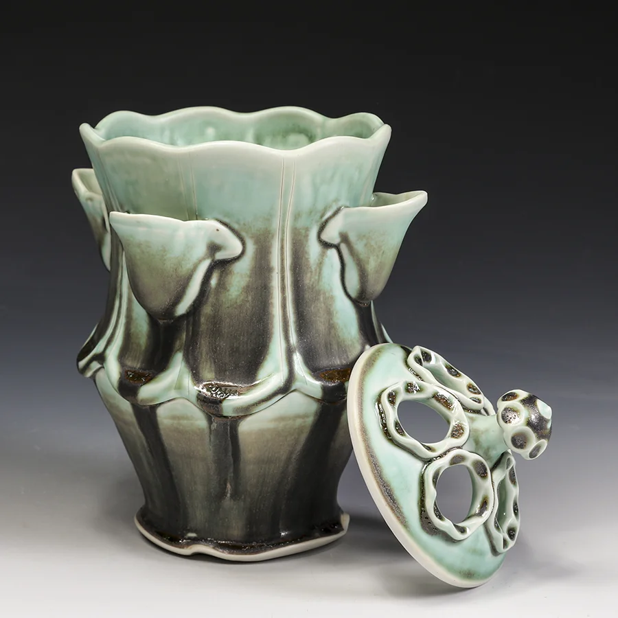 Lauren Smith, Vase, porcelain, In Tandem Gallery www.intandemgallery.com