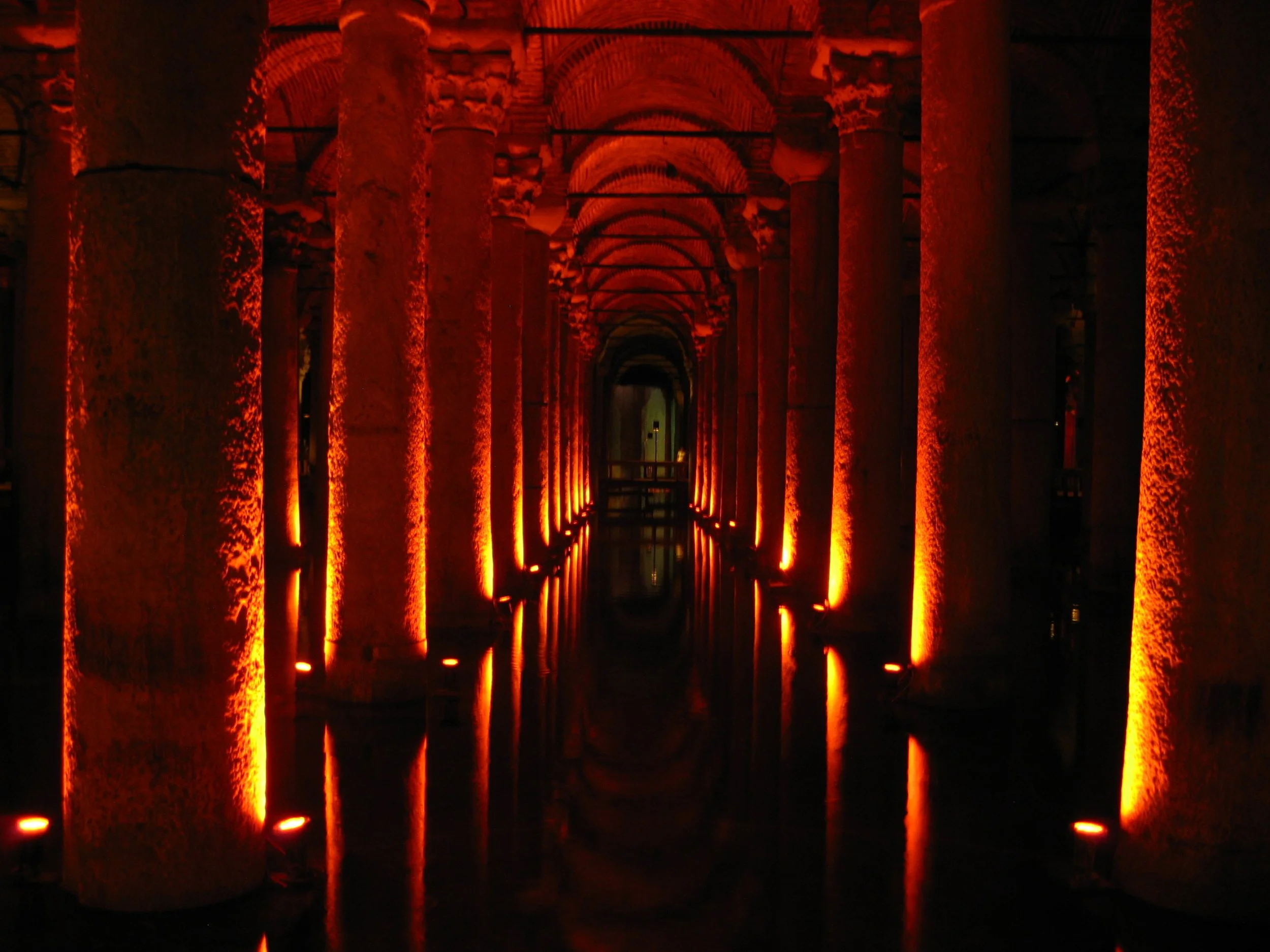 Istanbul_Cistern_Horiz2.JPG